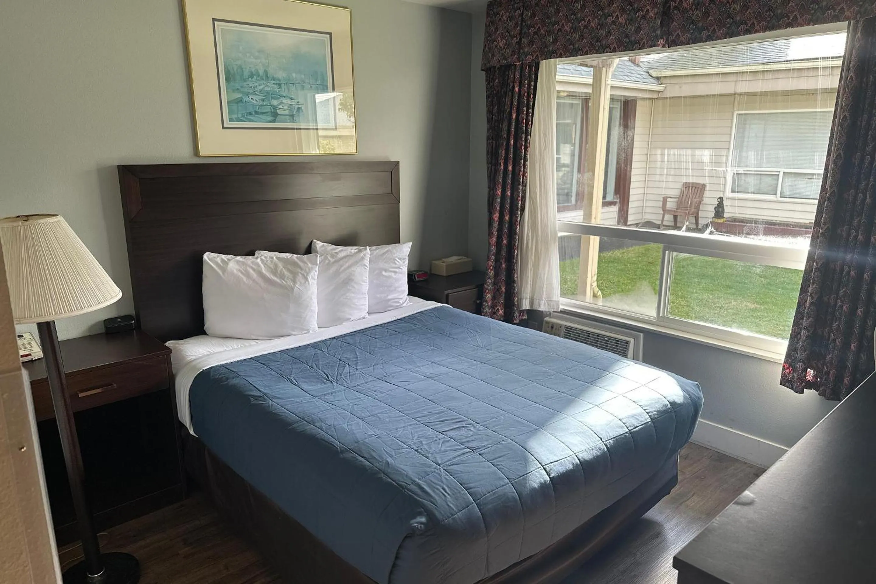 Queen Room in Ocean Parradise Hotel and Resort