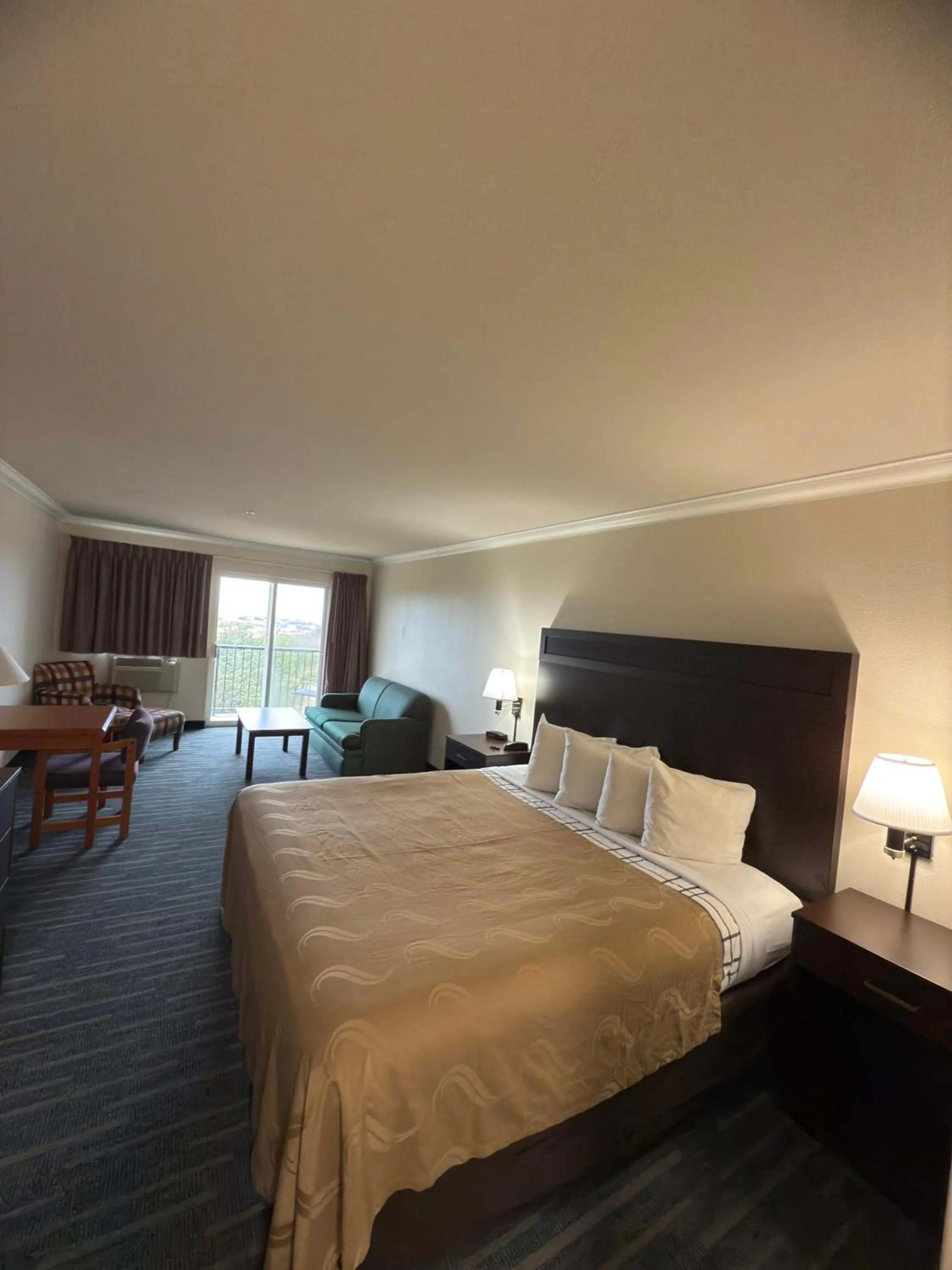 Bedroom, Bed in Coratel Inn and Suites By Jasper Ocean Shores