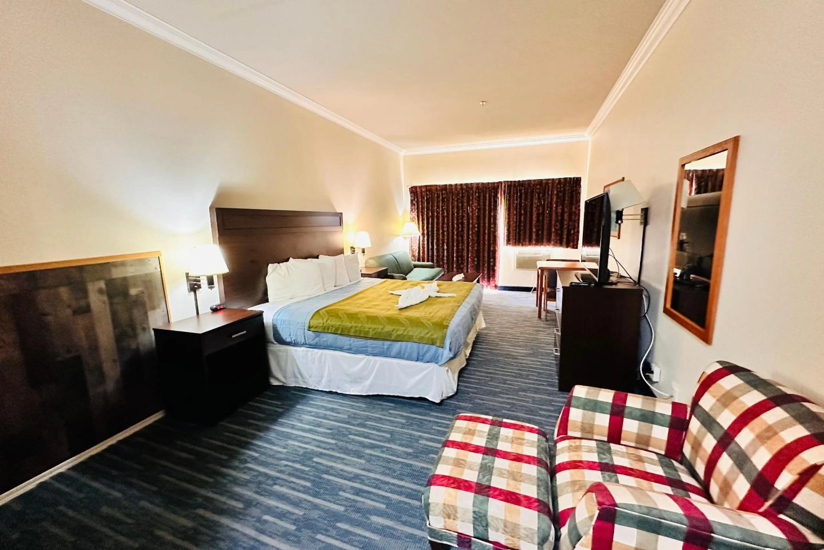 Bed in Ocean Paradise Hotel & Resort