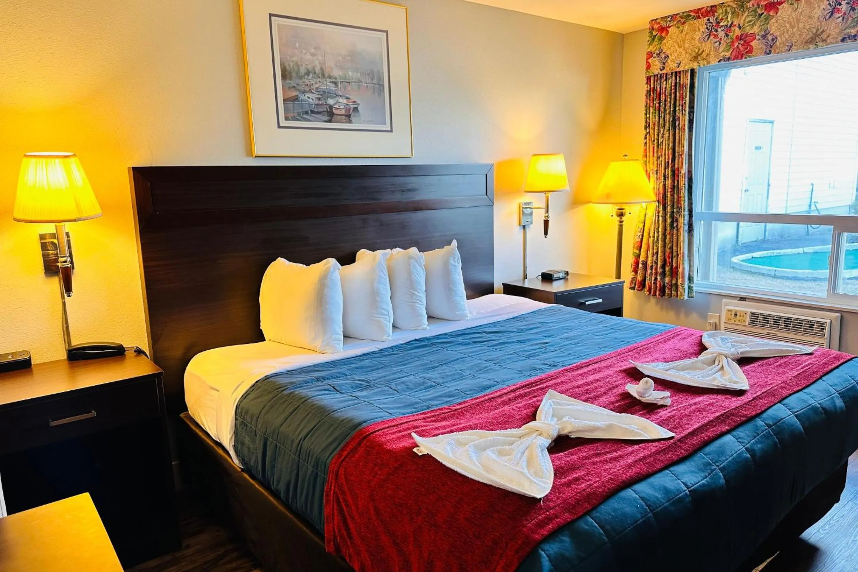 Bed in Ocean Paradise Hotel & Resort