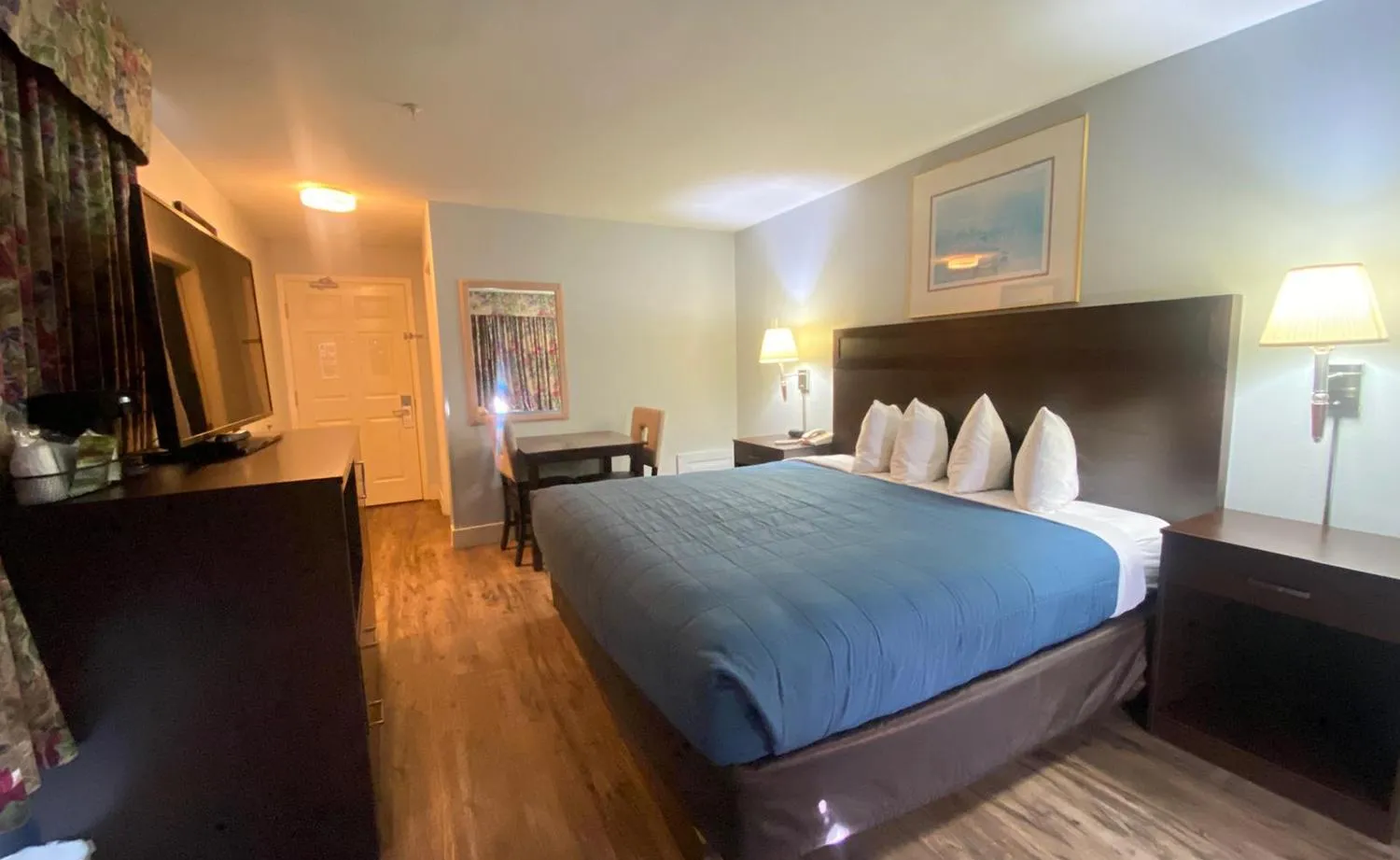 Bed in Ocean Paradise Hotel & Resort