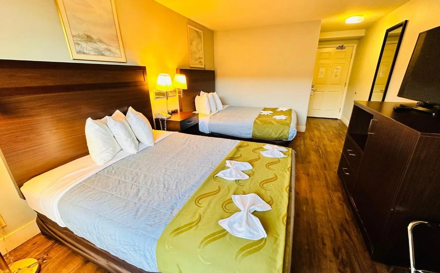 Bed in Ocean Paradise Hotel & Resort