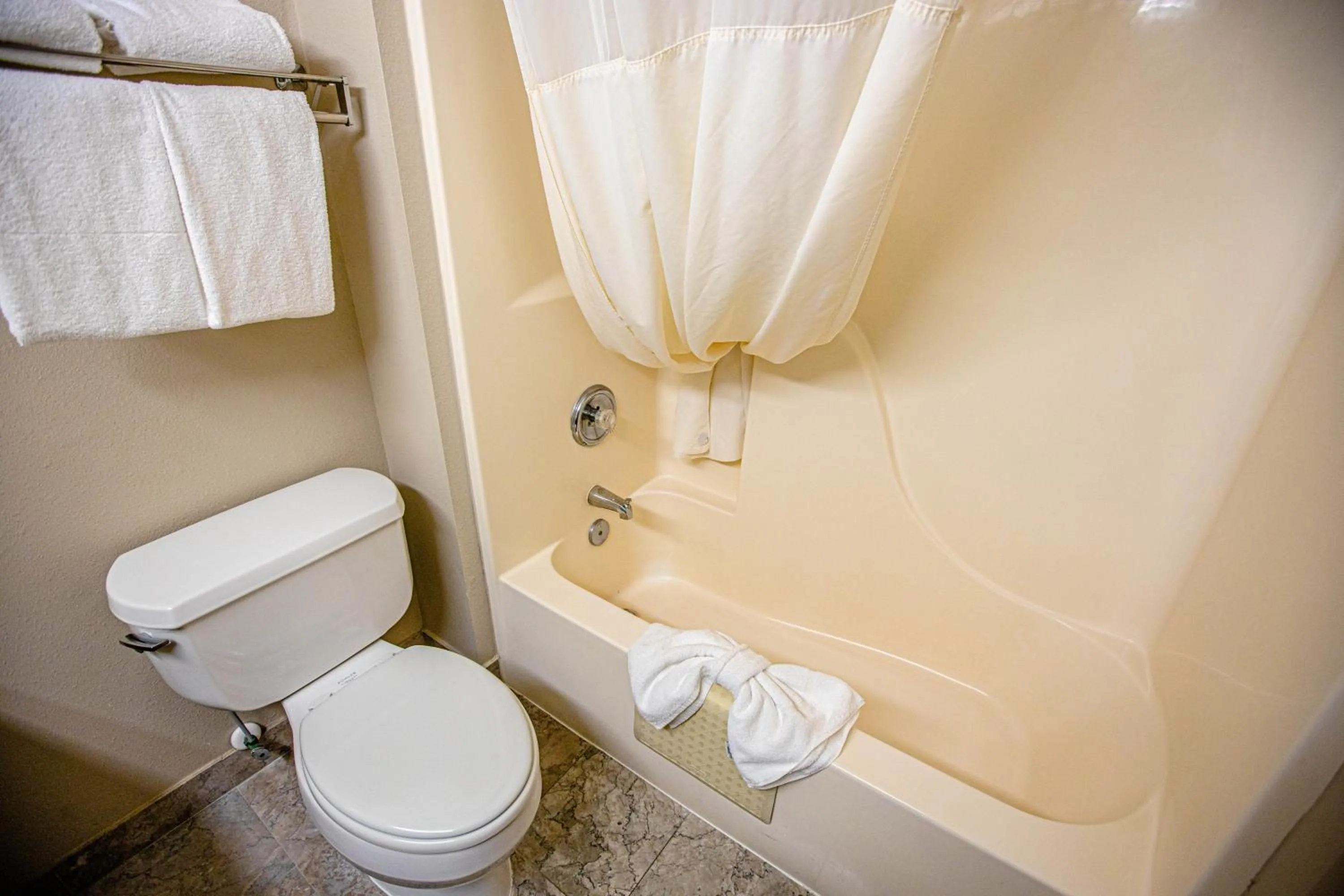 Bathroom in Ocean Paradise Hotel & Resort