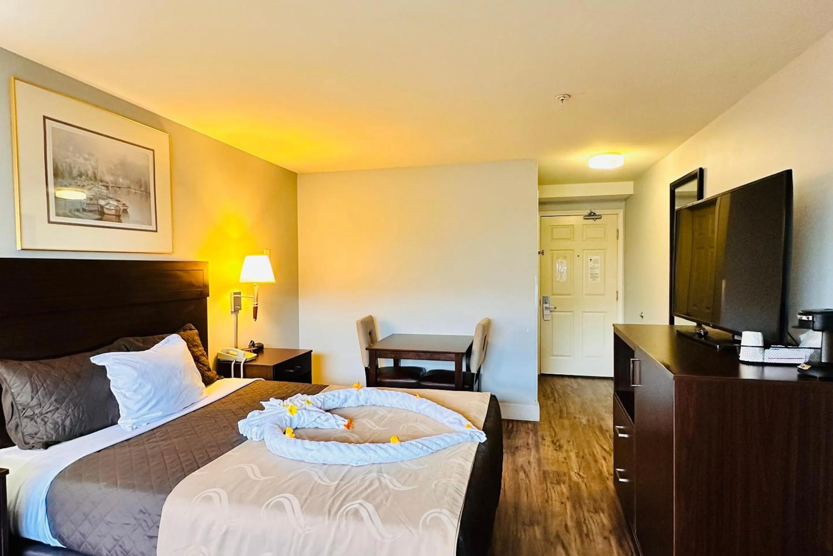 Bed in Ocean Paradise Hotel & Resort