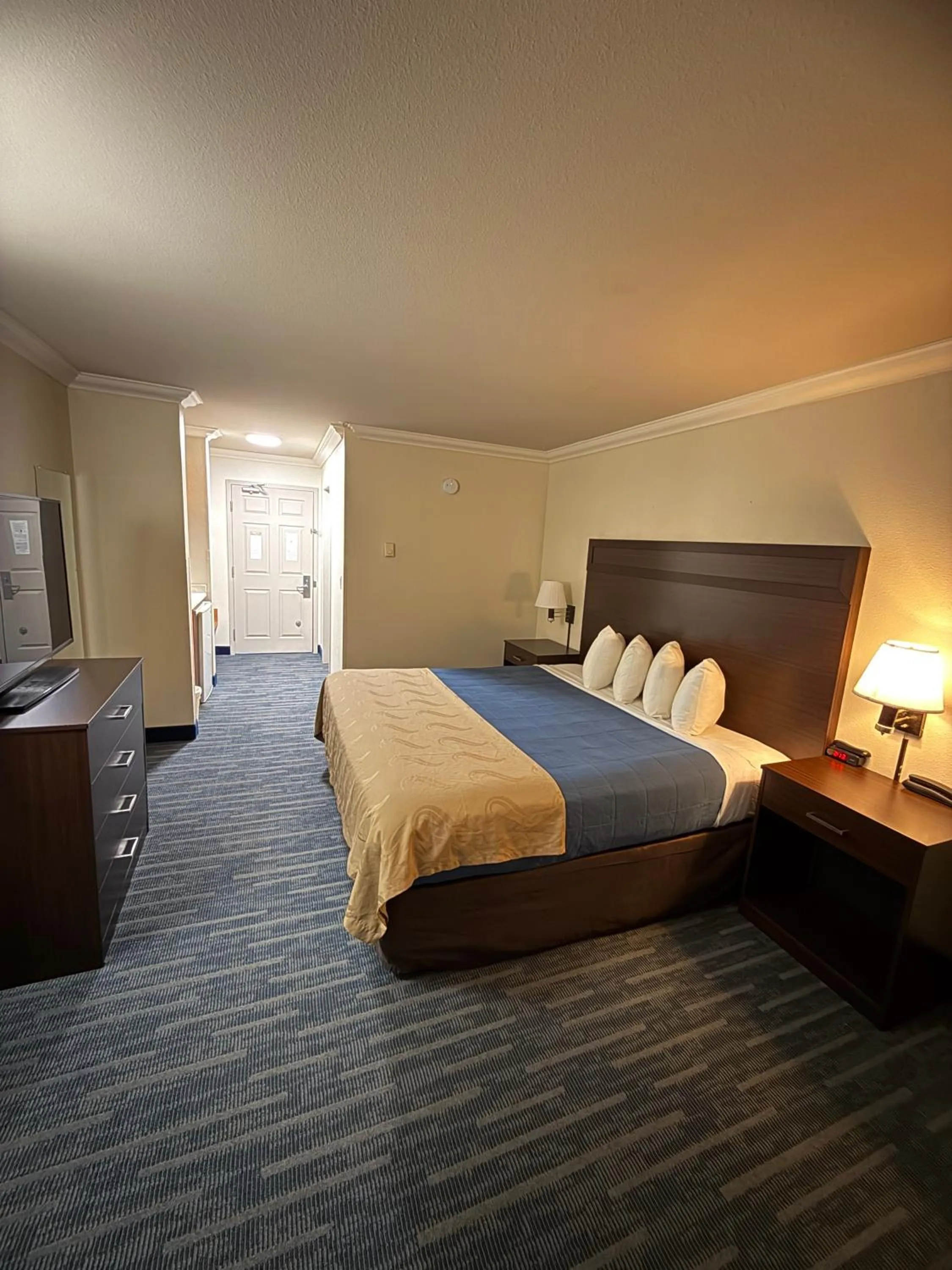 Bed in Ocean Paradise Hotel & Resort