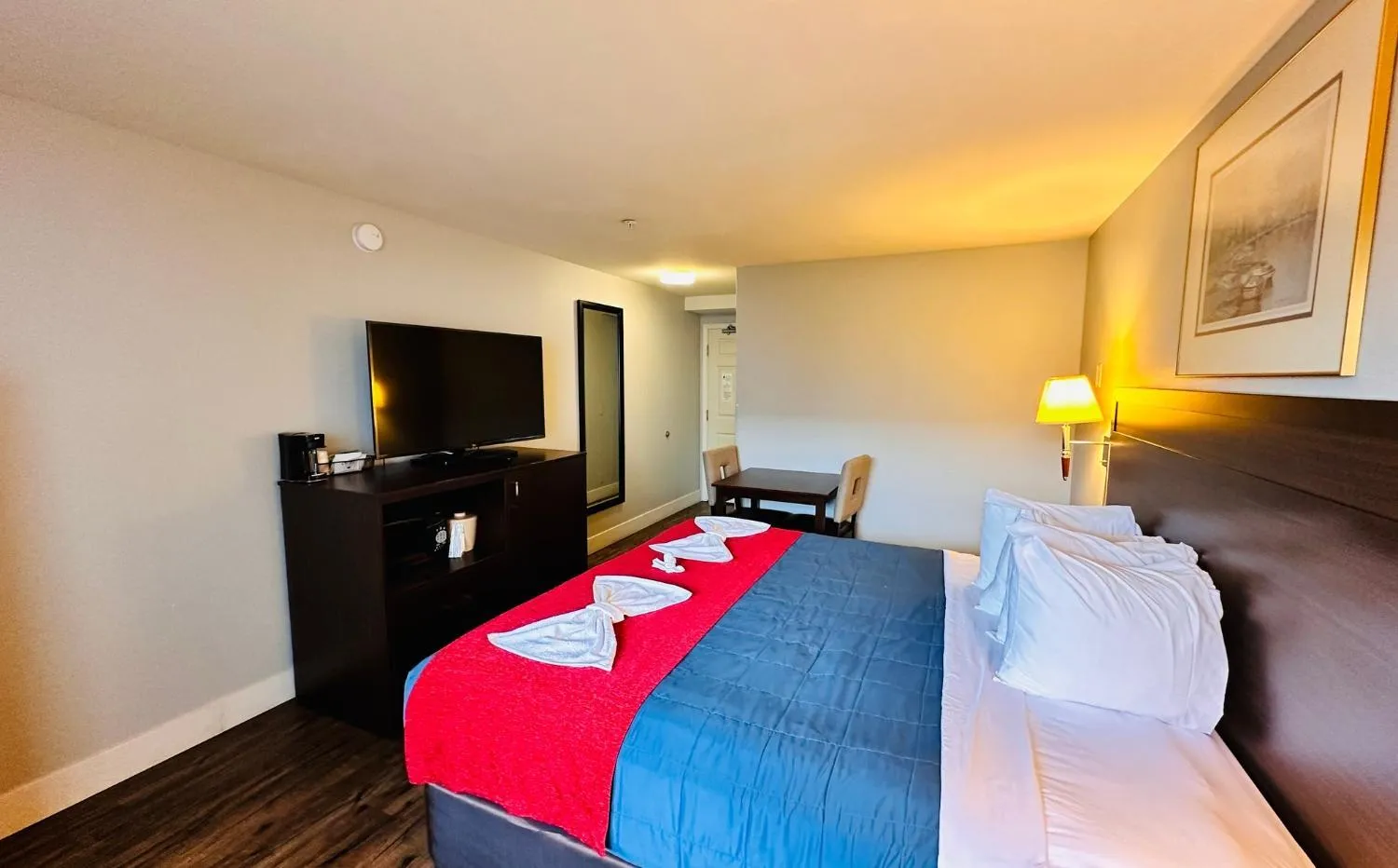 Bed in Ocean Paradise Hotel & Resort