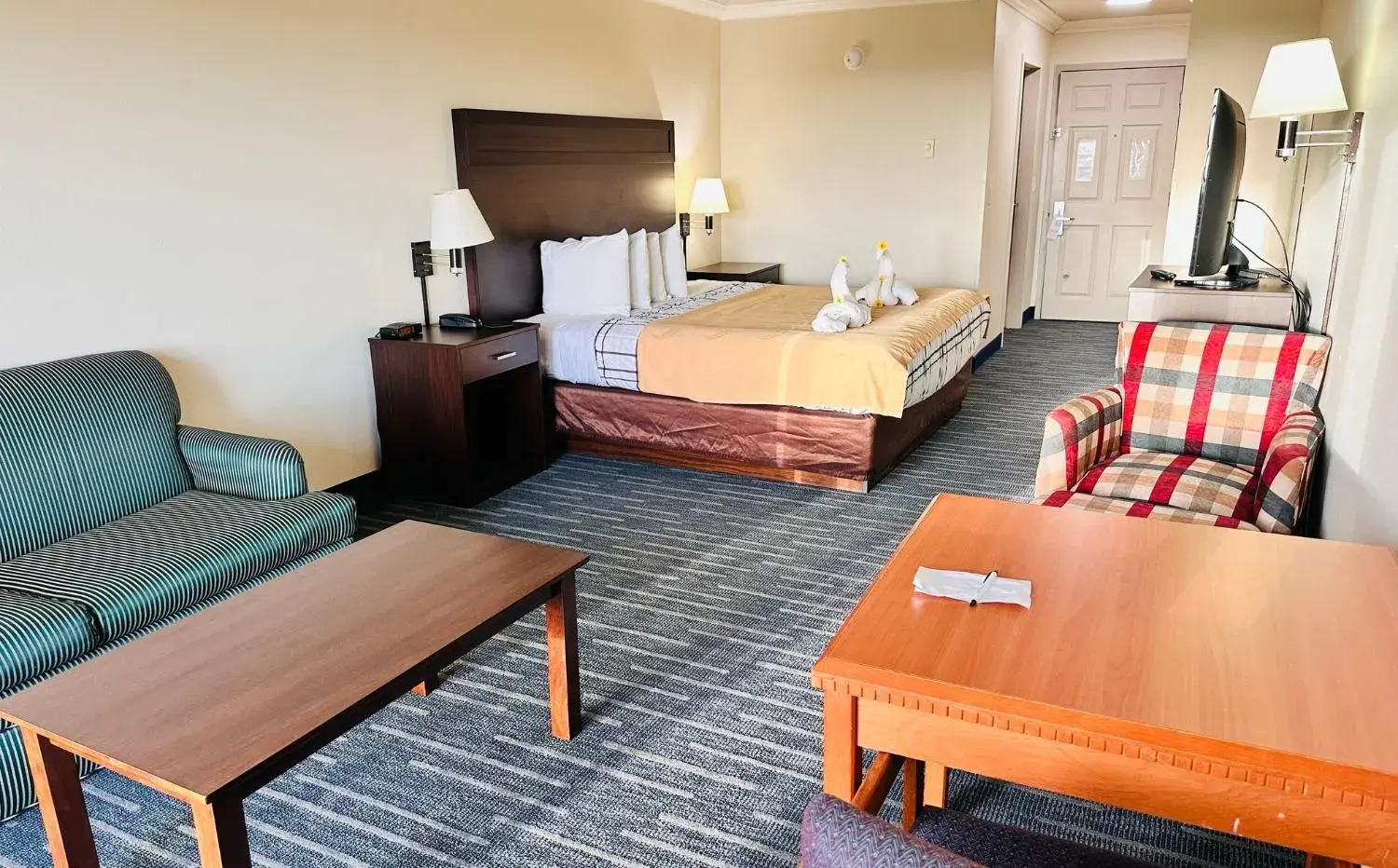 Bed in Ocean Paradise Hotel & Resort Bed in Ocean Paradise Hotel & Resort