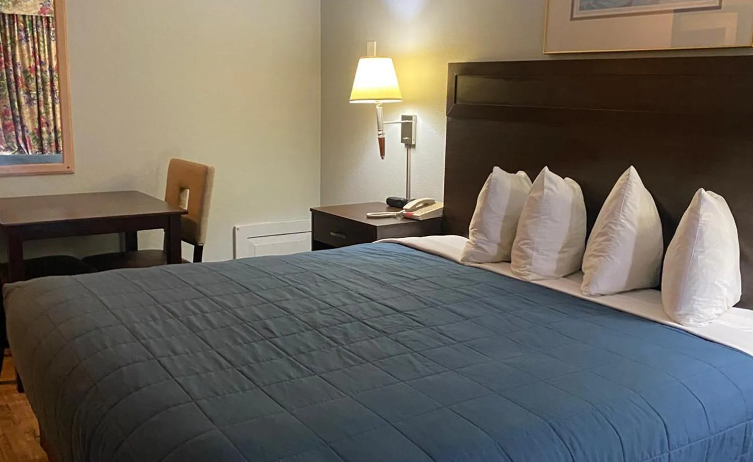 Bed in Ocean Paradise Hotel & Resort