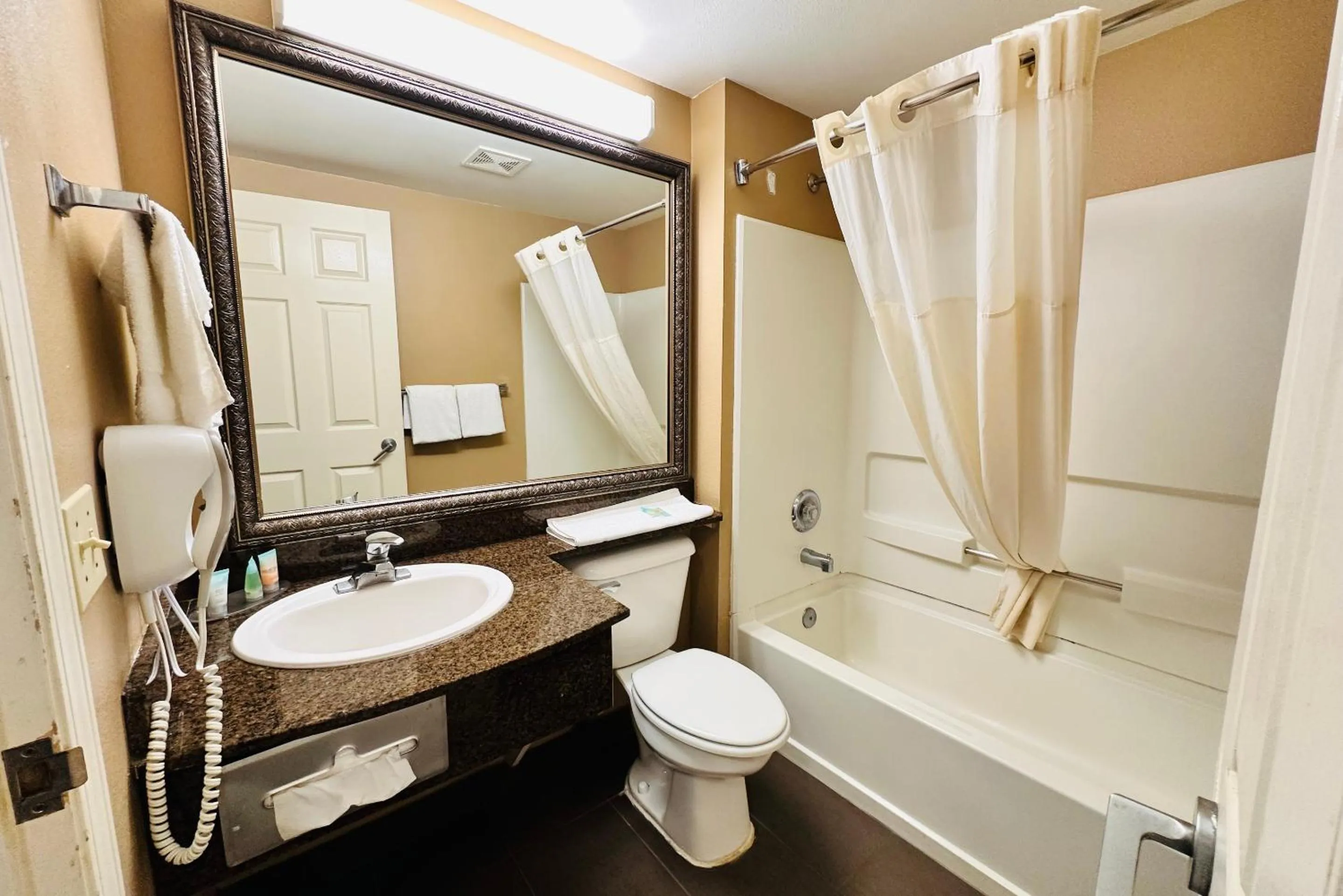 Ocean Paradise Hotel & Resort