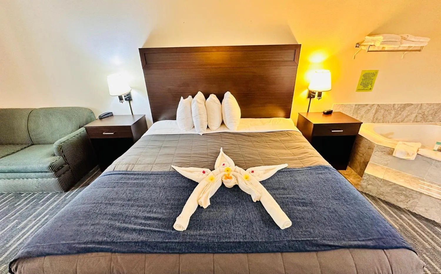 Bed in Ocean Paradise Hotel & Resort