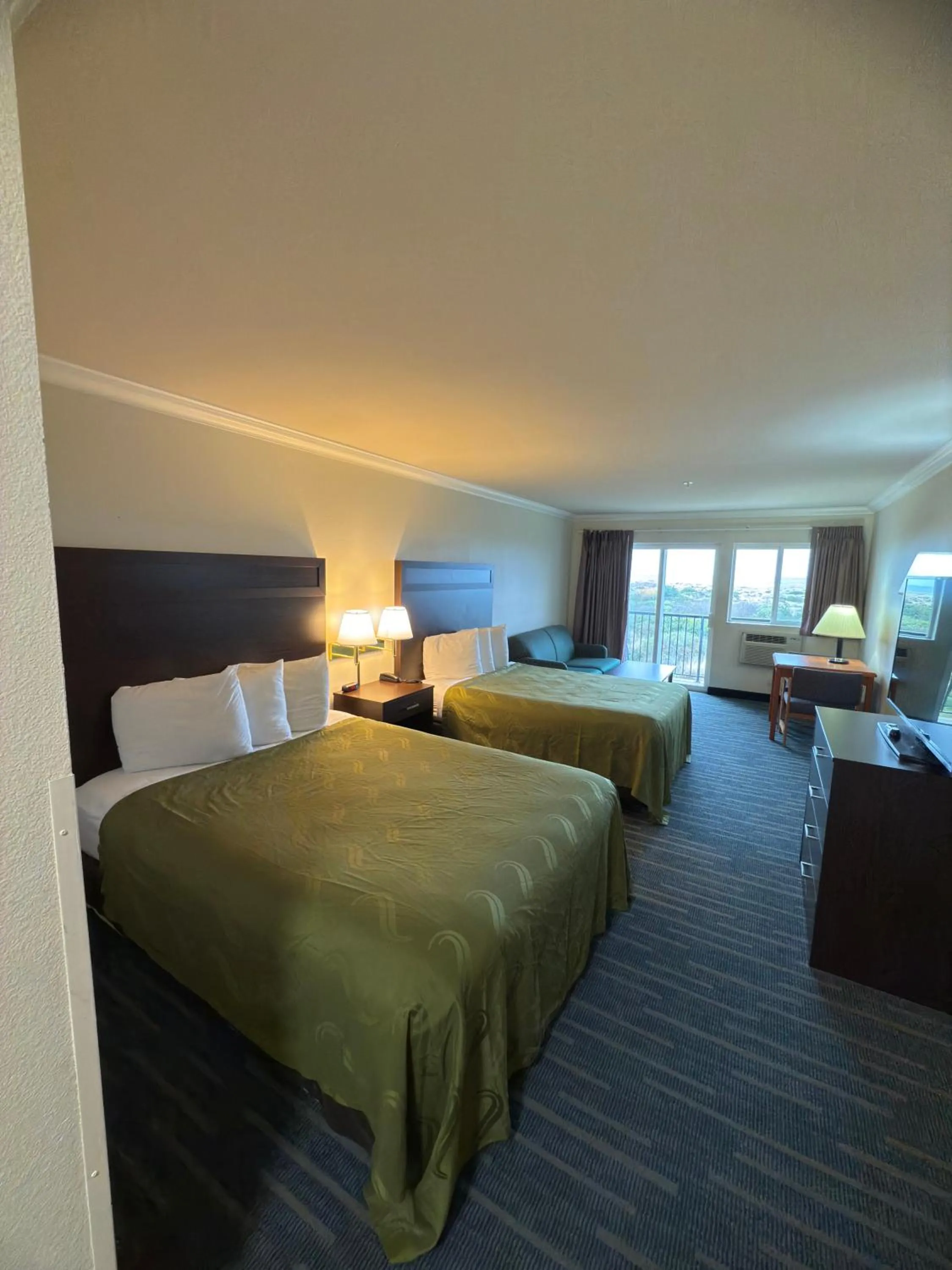 Bed in Ocean Paradise Hotel & Resort