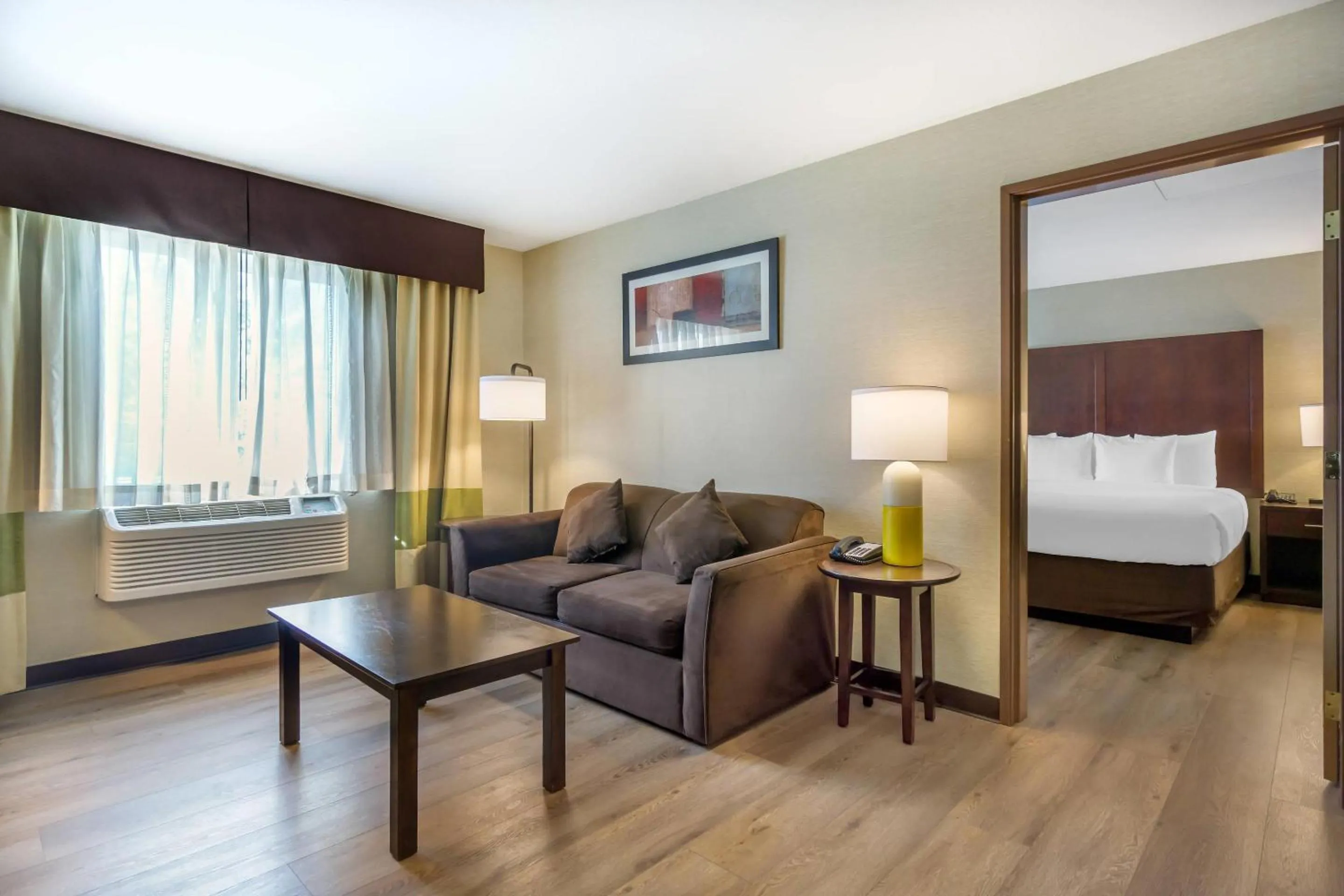 Bedroom, Bed in Comfort Inn Federal Way - Seattle