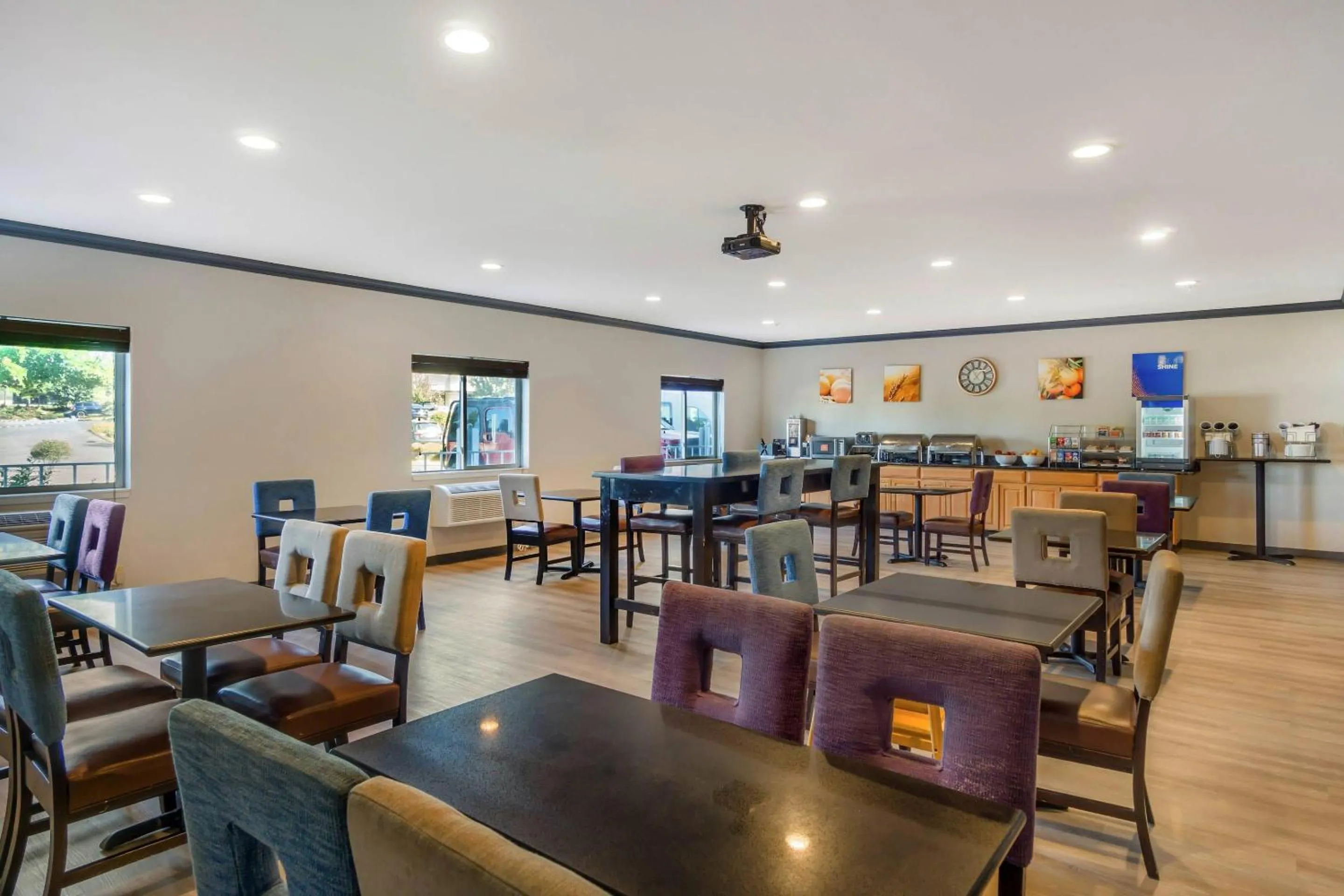 Breakfast in Comfort Inn Federal Way - Seattle