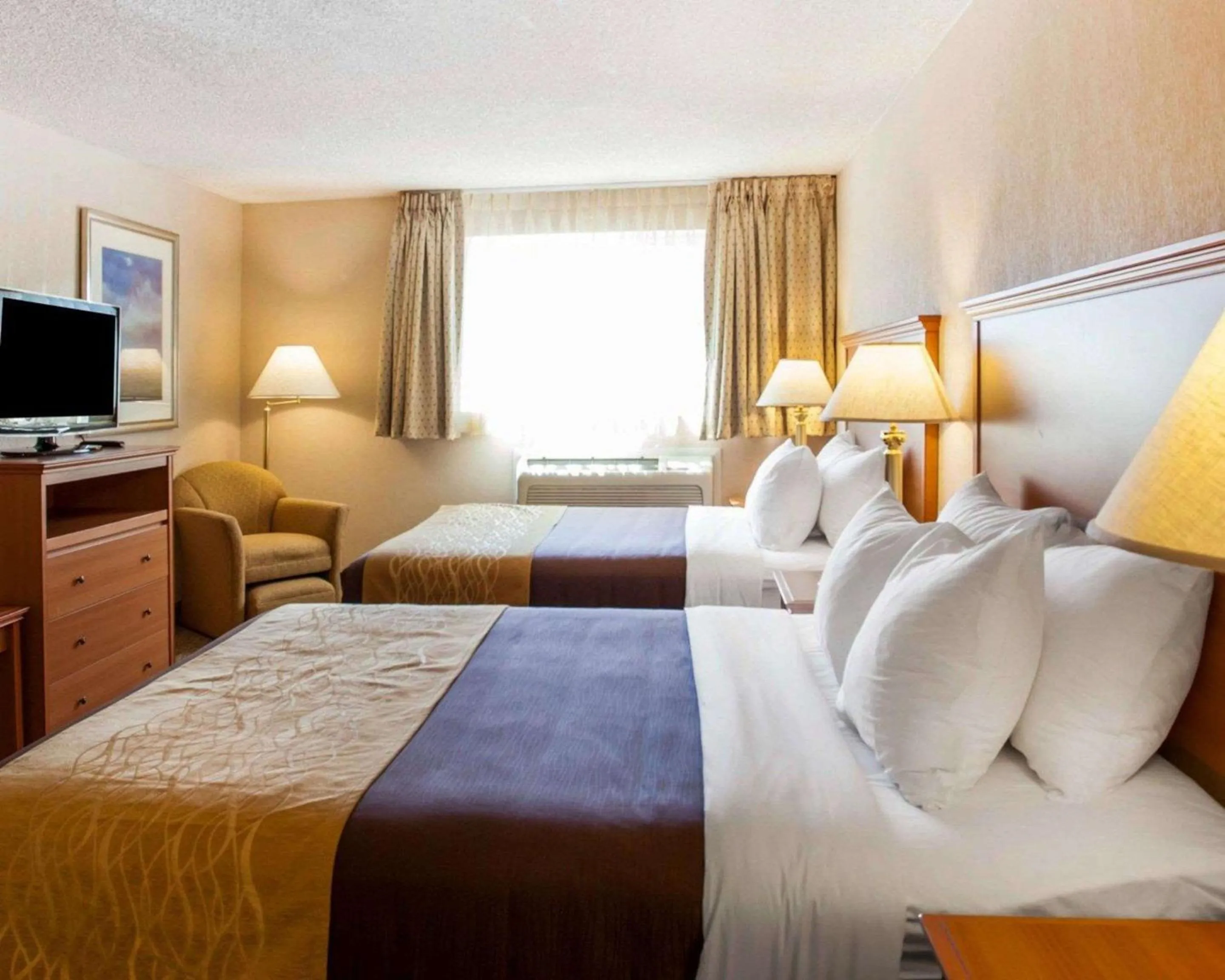 Bedroom, Bed in Quality Inn Kirkland