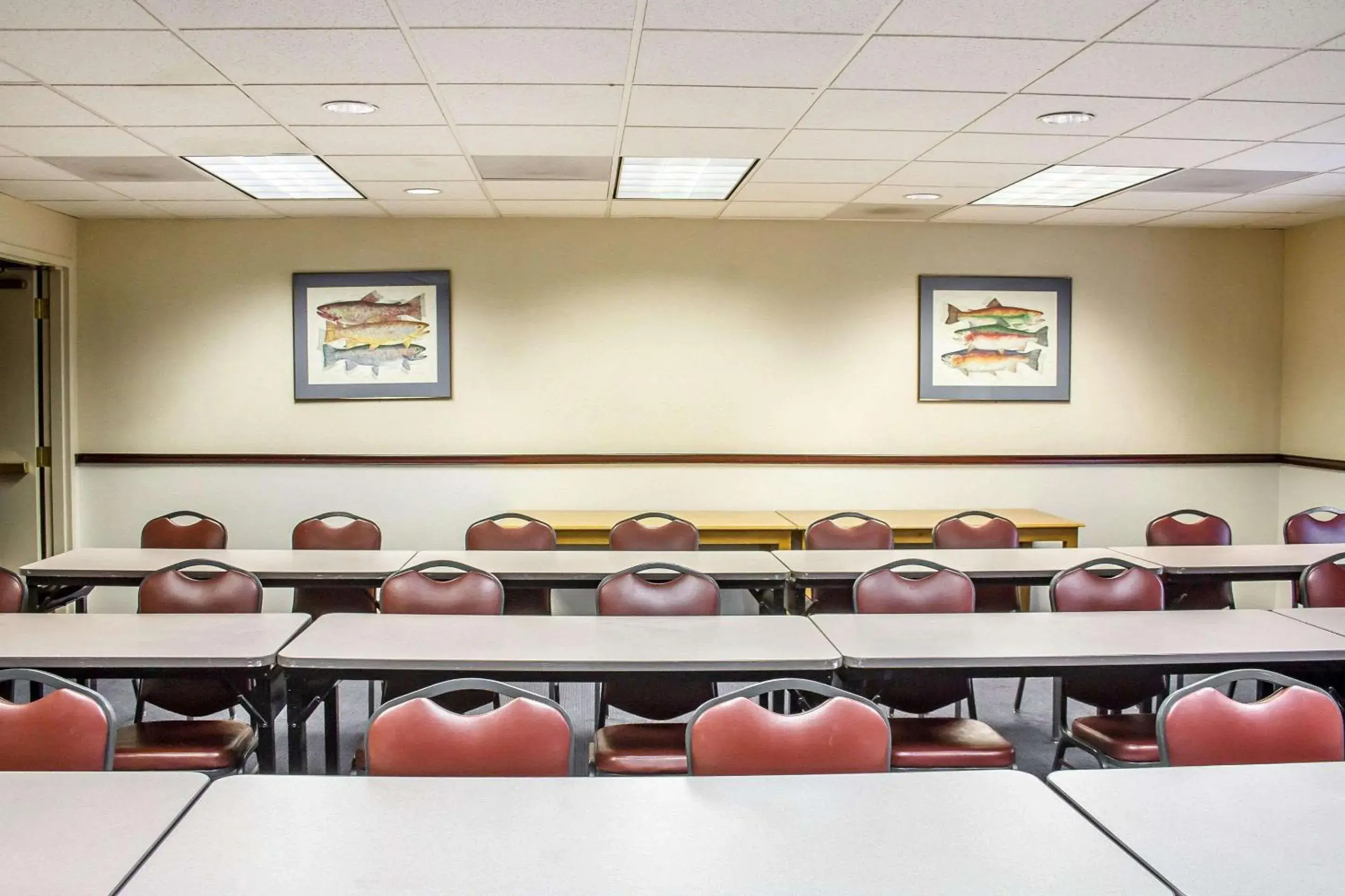 Meeting/conference room in Quality Inn & Suites Longview Kelso Meeting/conference room in Quality Inn & Suites Longview Kelso