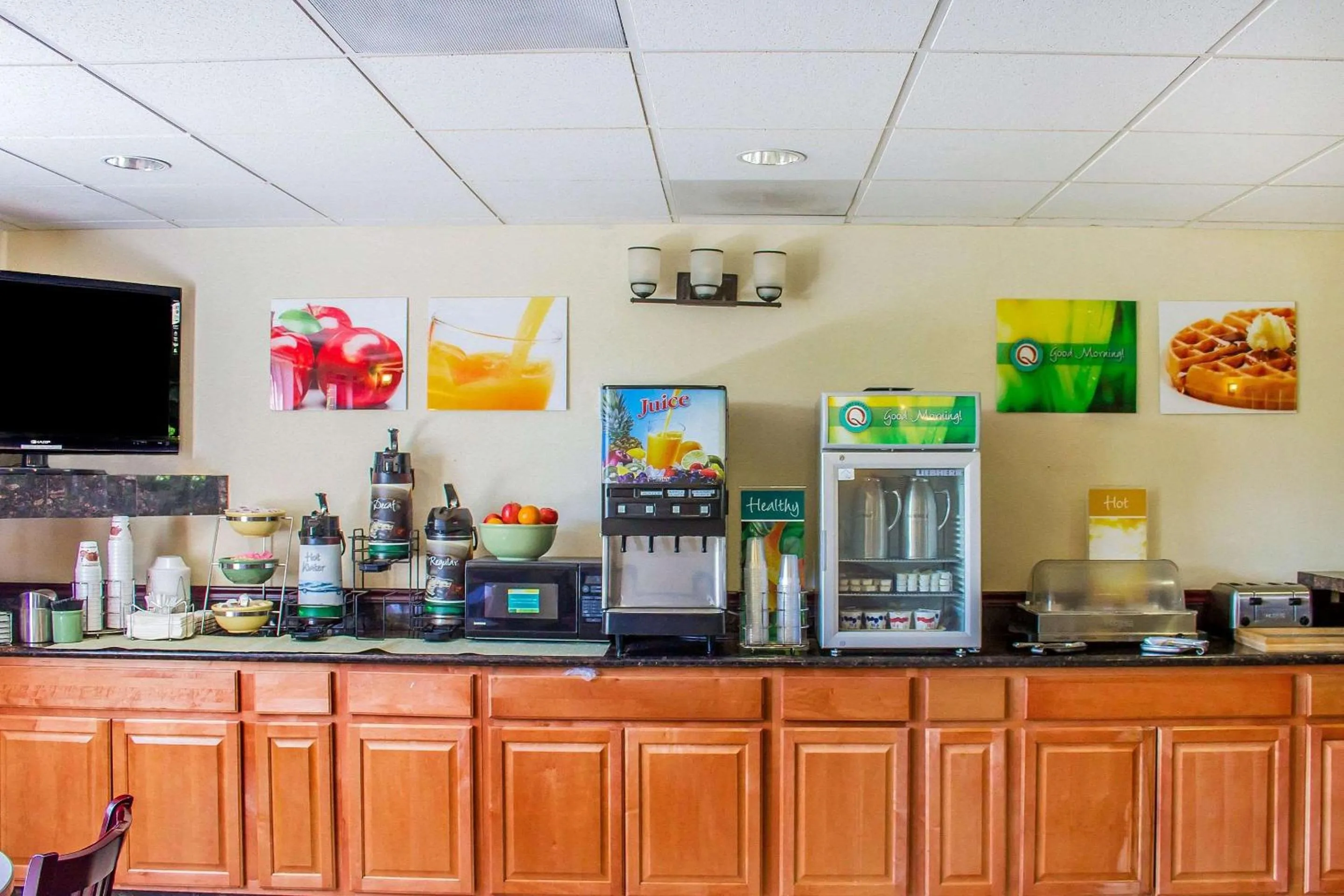 Breakfast in Quality Inn & Suites Longview Kelso