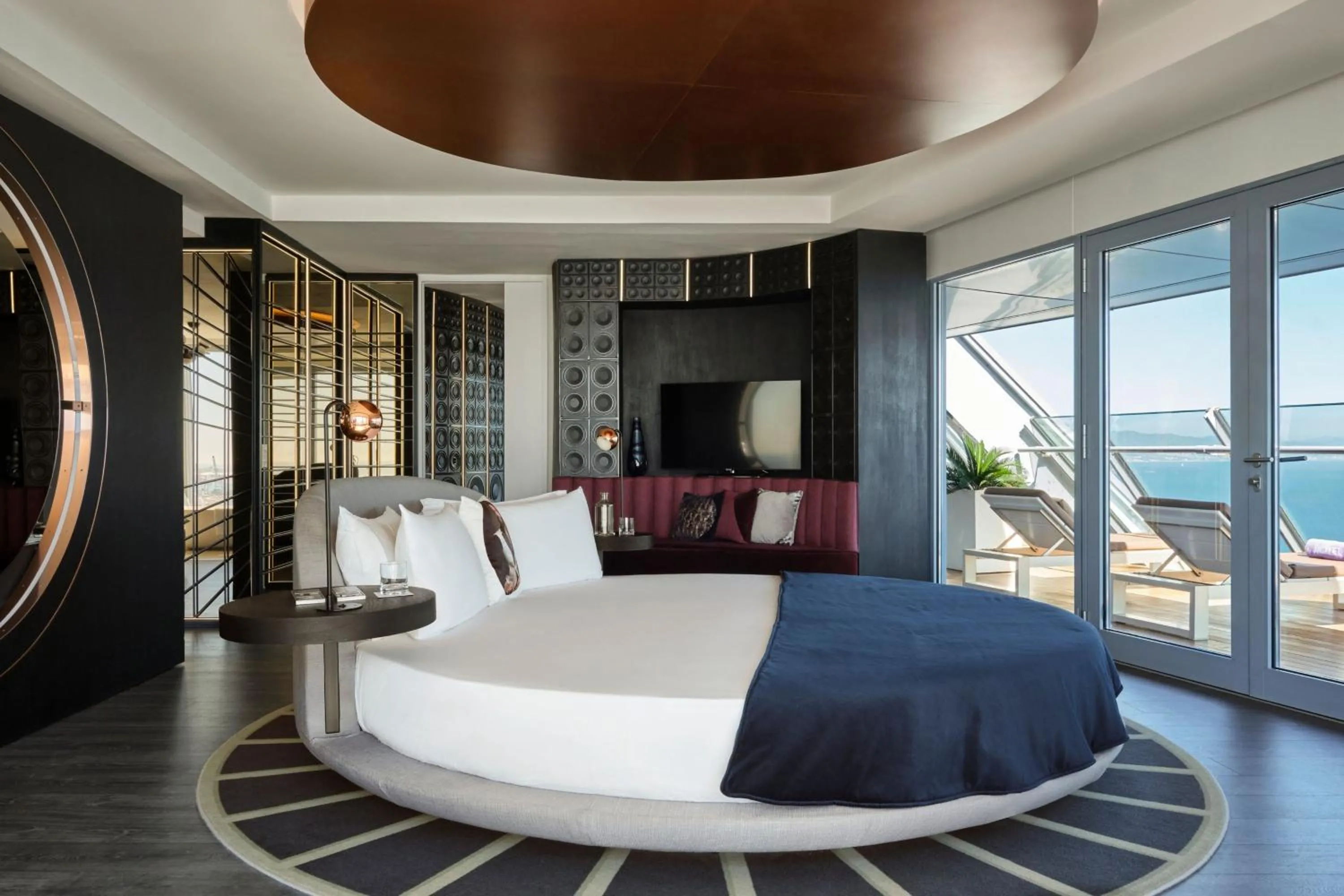 Photo of the whole room in W Barcelona