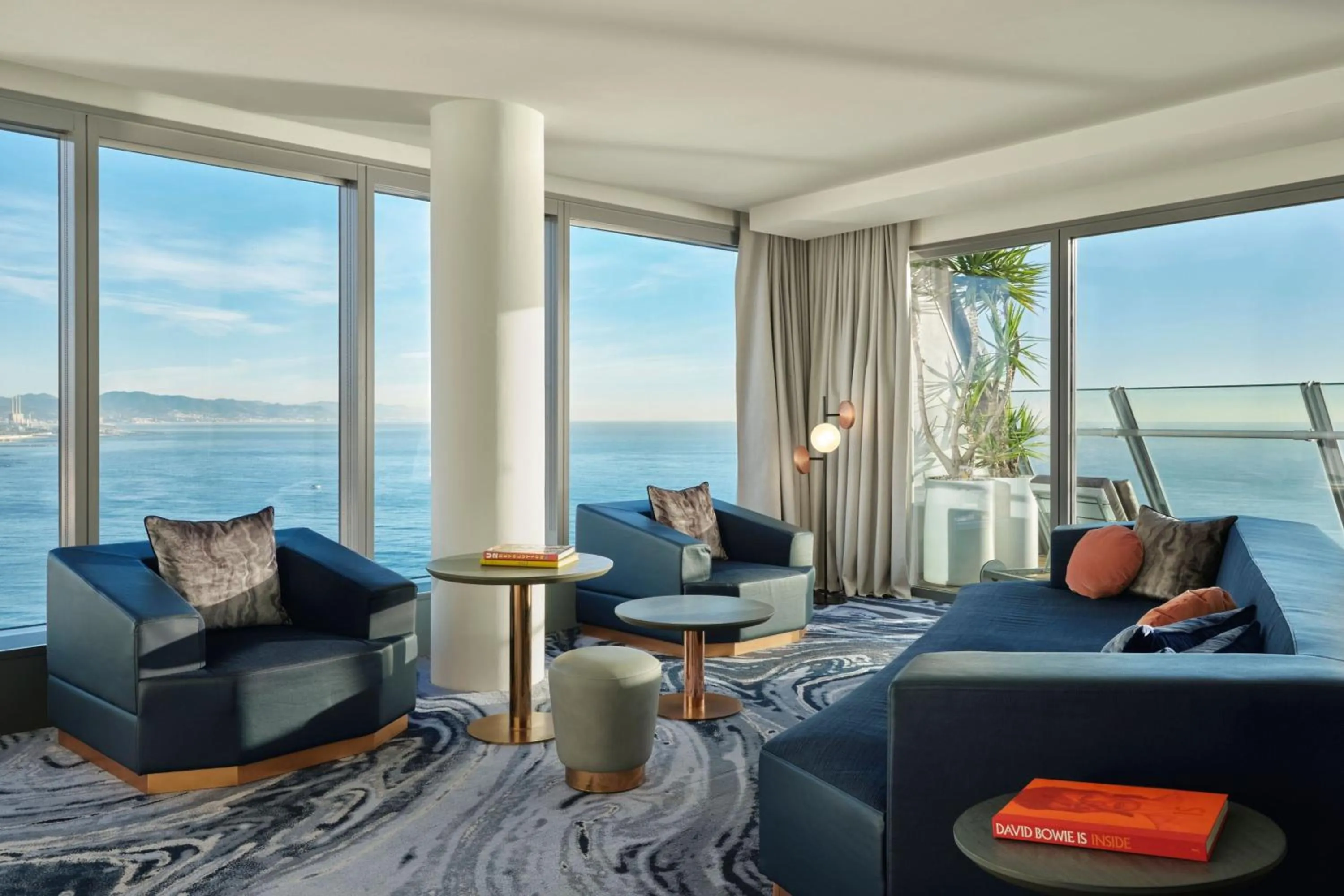 Photo of the whole room in W Barcelona