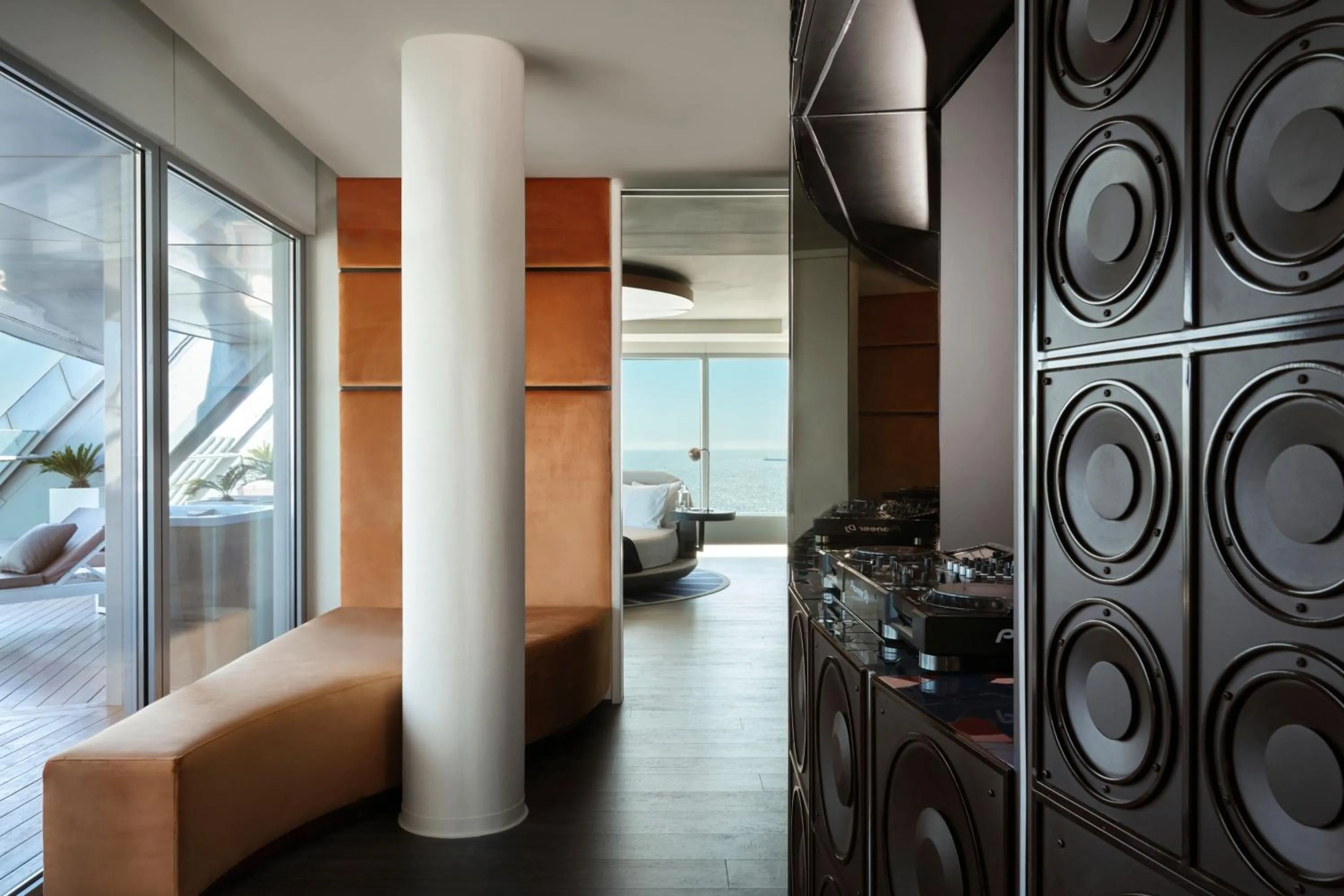 Photo of the whole room in W Barcelona