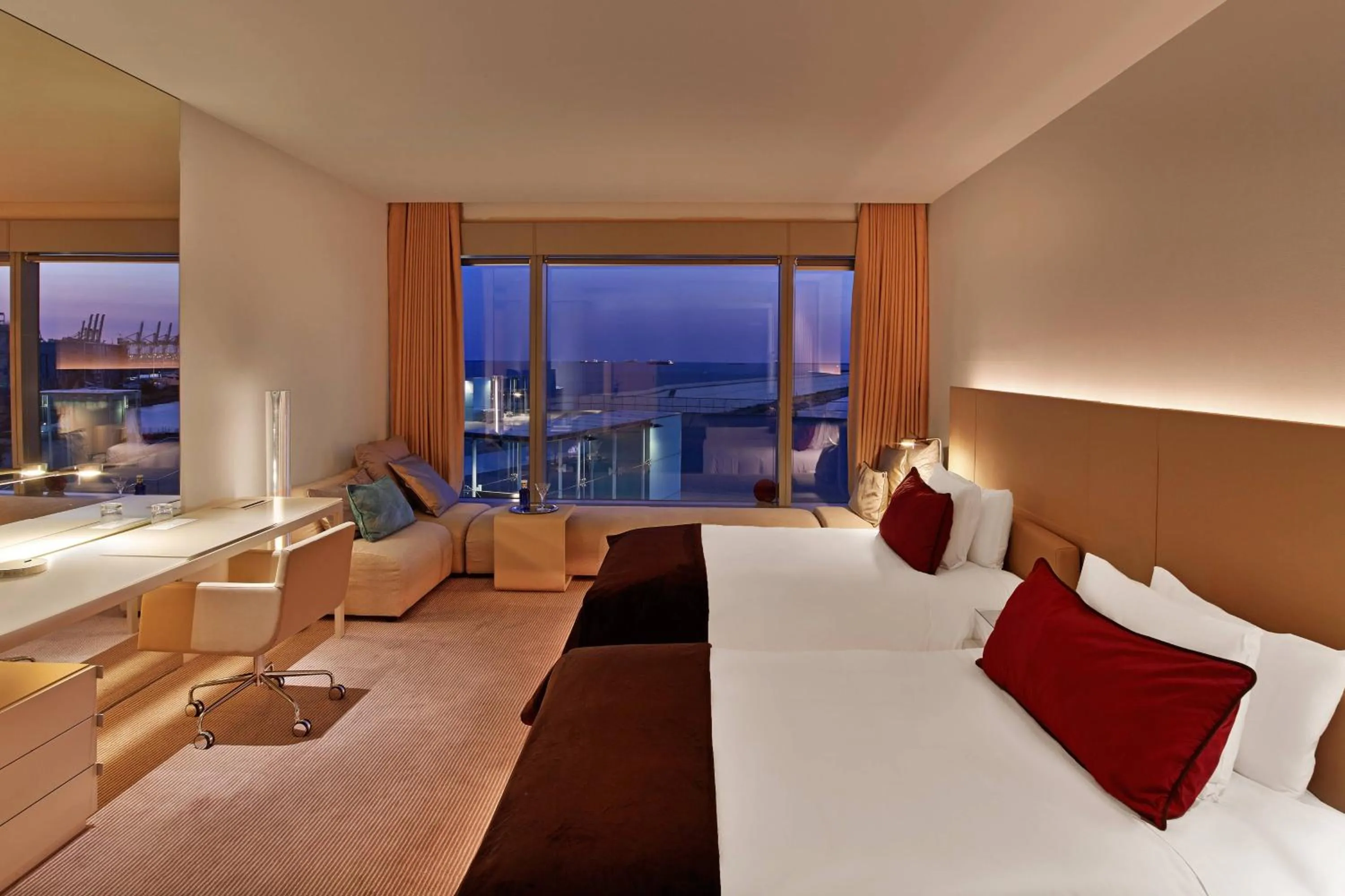 Photo of the whole room, Bed in W Barcelona