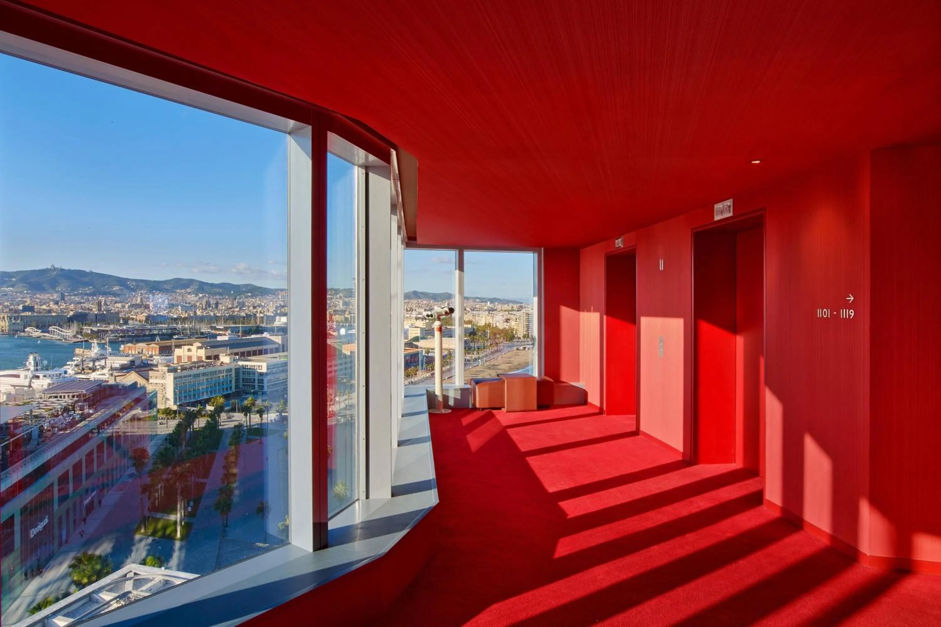 Photo of the whole room in W Barcelona