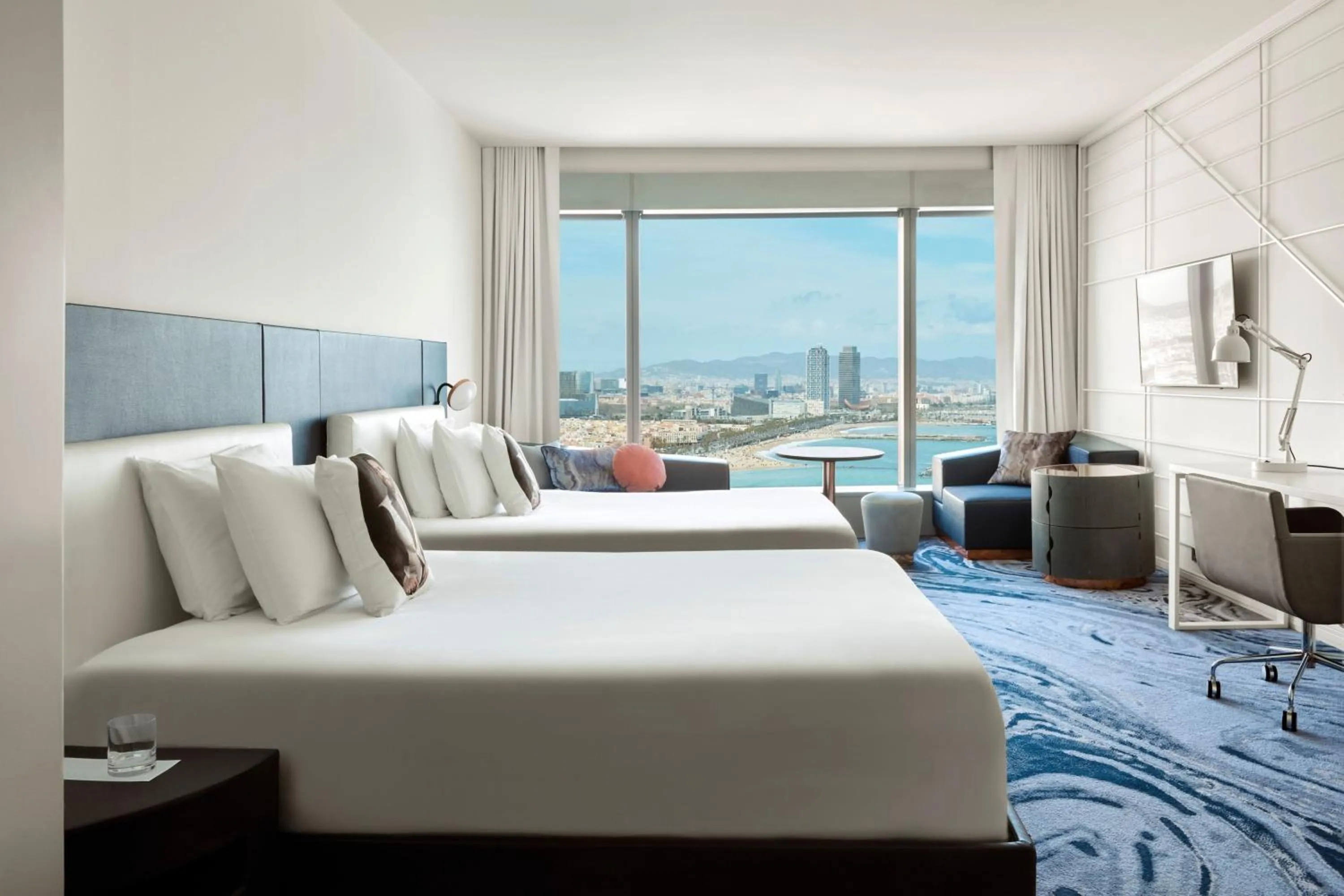 Photo of the whole room, Bed in W Barcelona