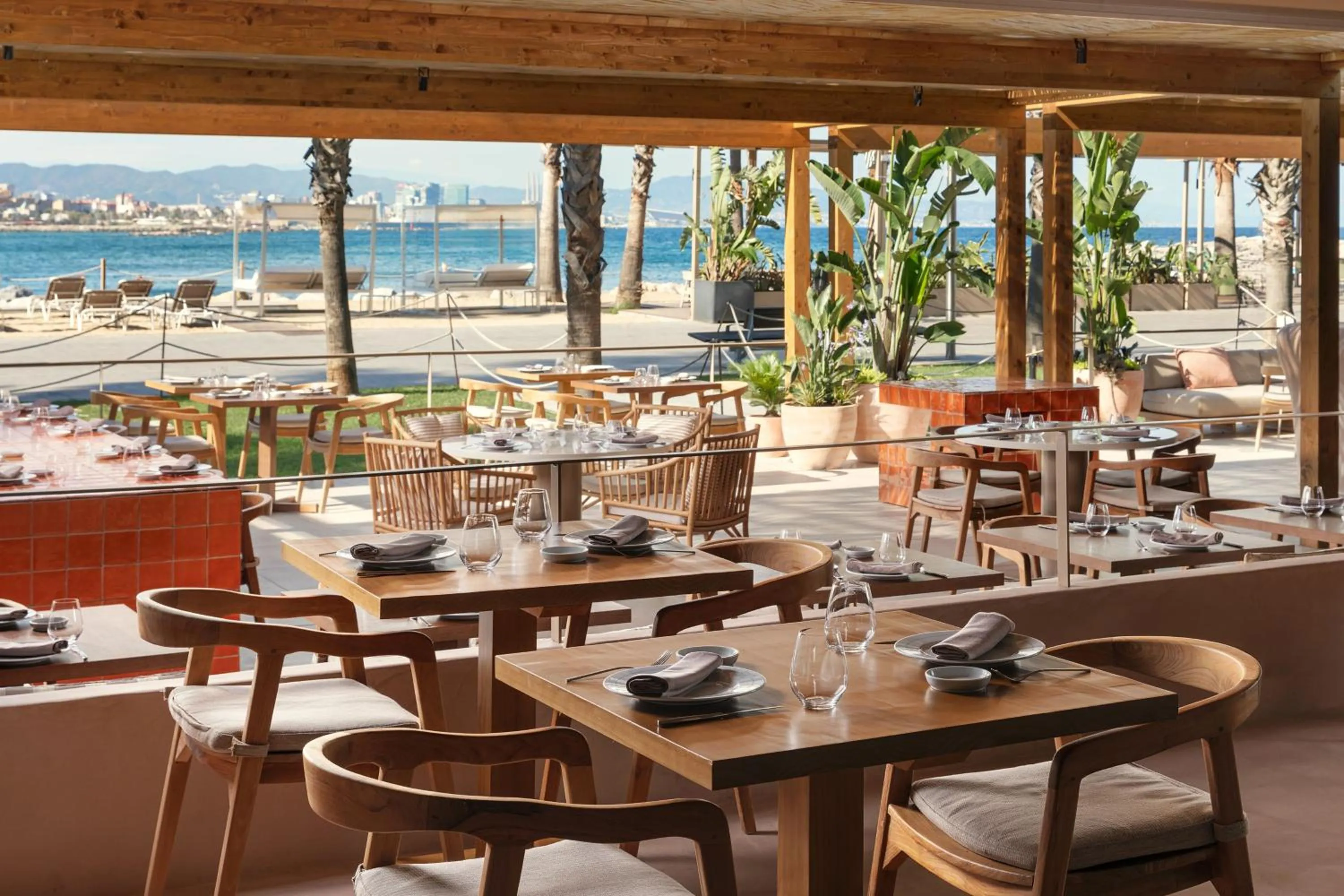 Restaurant/places to eat in W Barcelona