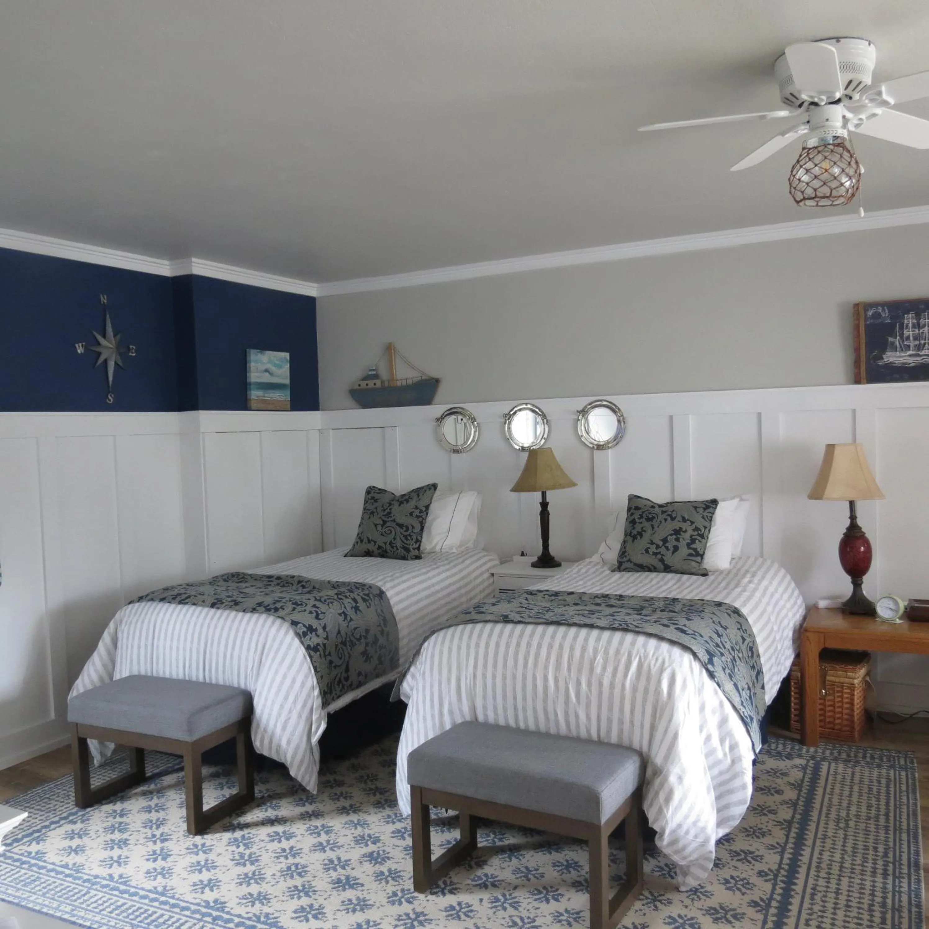 Bed in Tanbark Shores Guest Suite