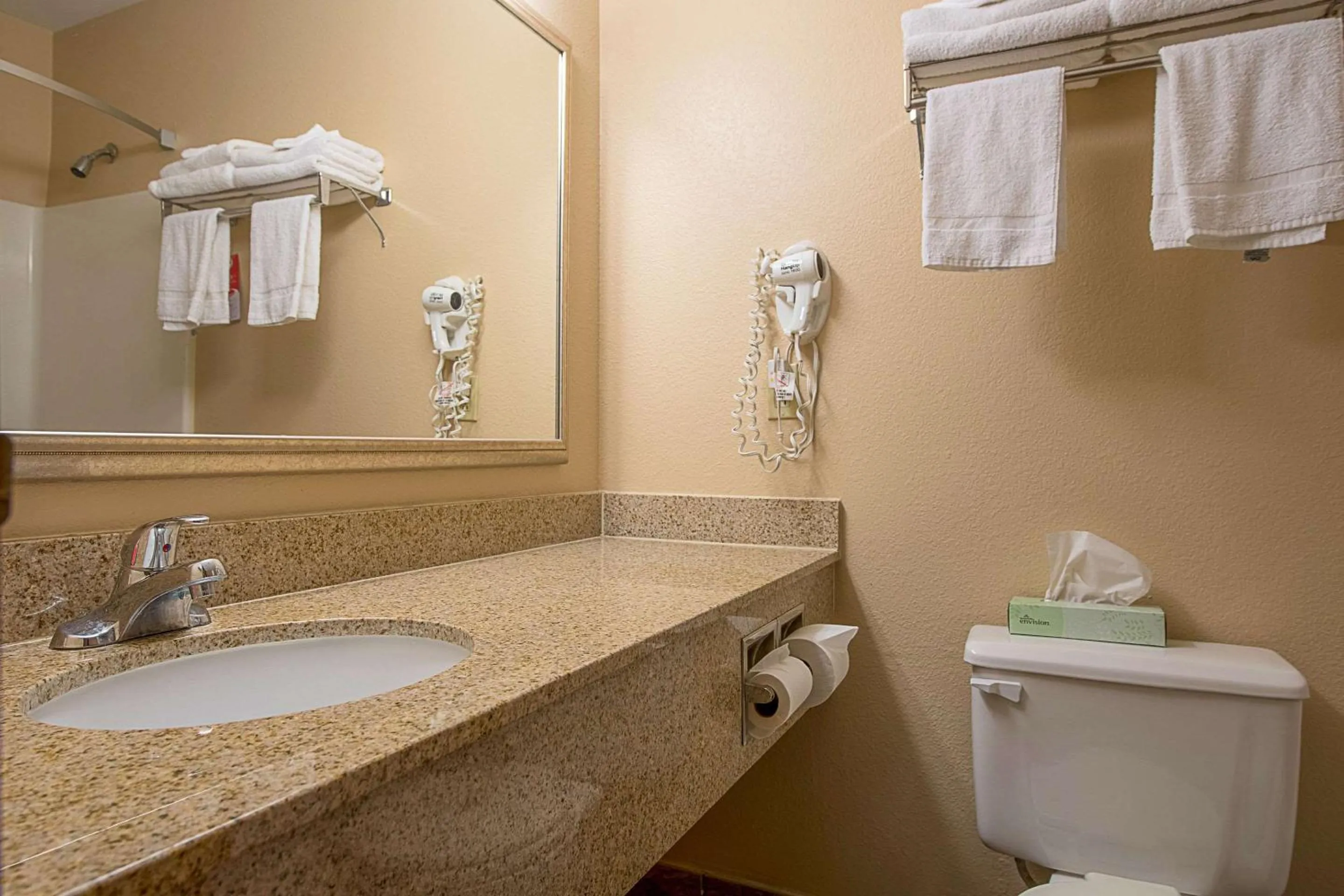 Photo of the whole room in Econo Lodge Buckley Bonney Lake