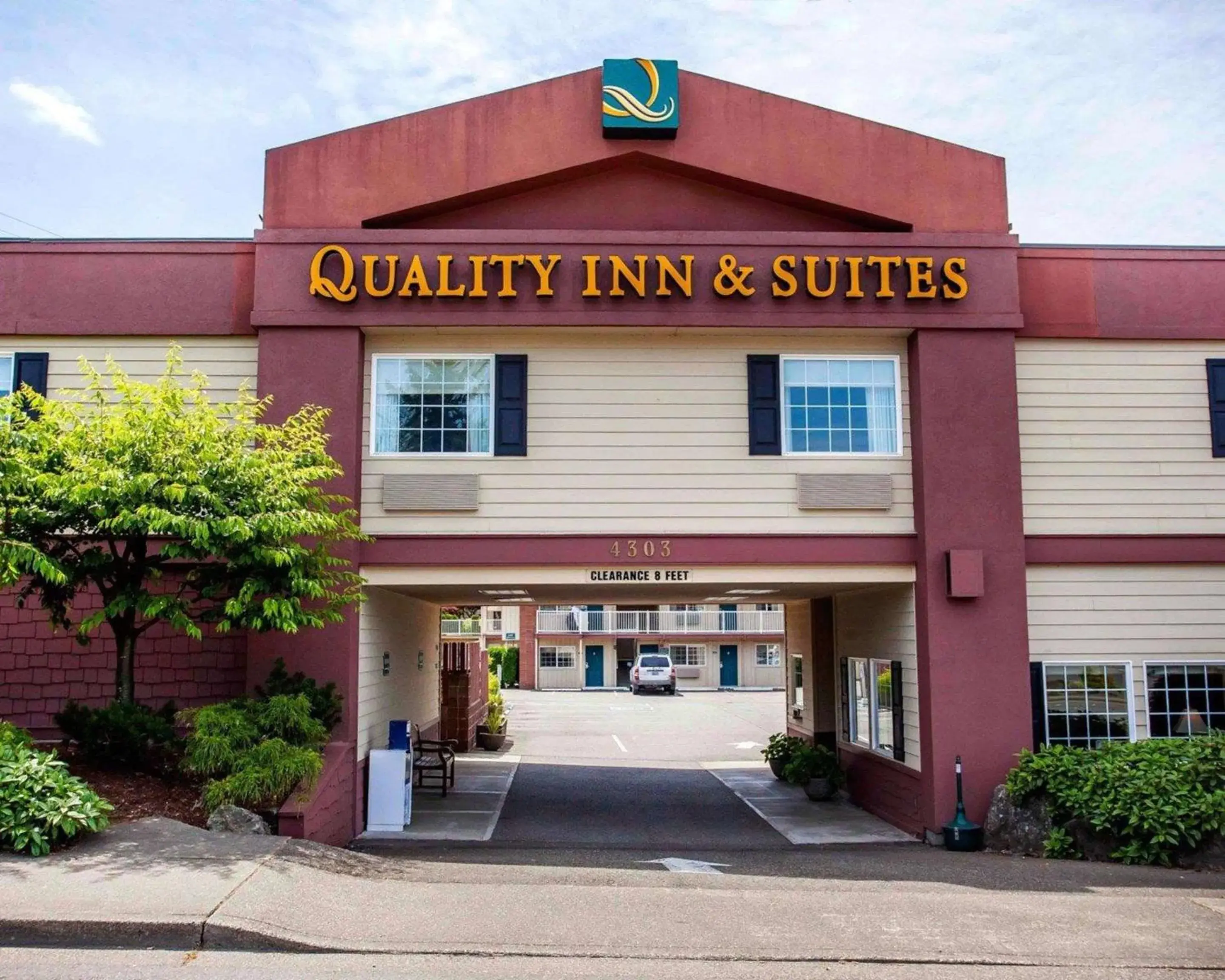 Property Building in Quality Inn & Suites Bremerton near Naval Shipyard