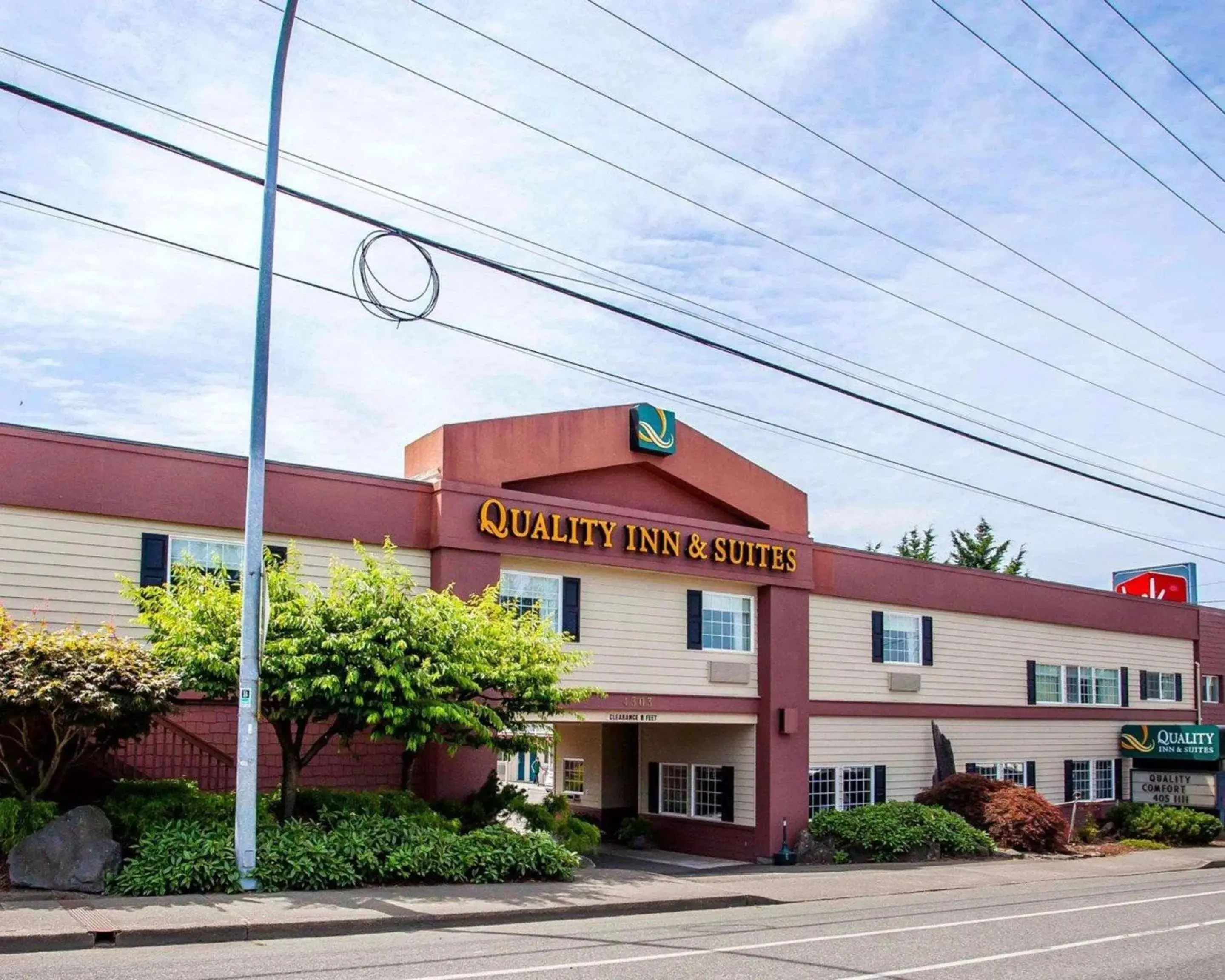 Property building in Quality Inn & Suites Bremerton near Naval Shipyard