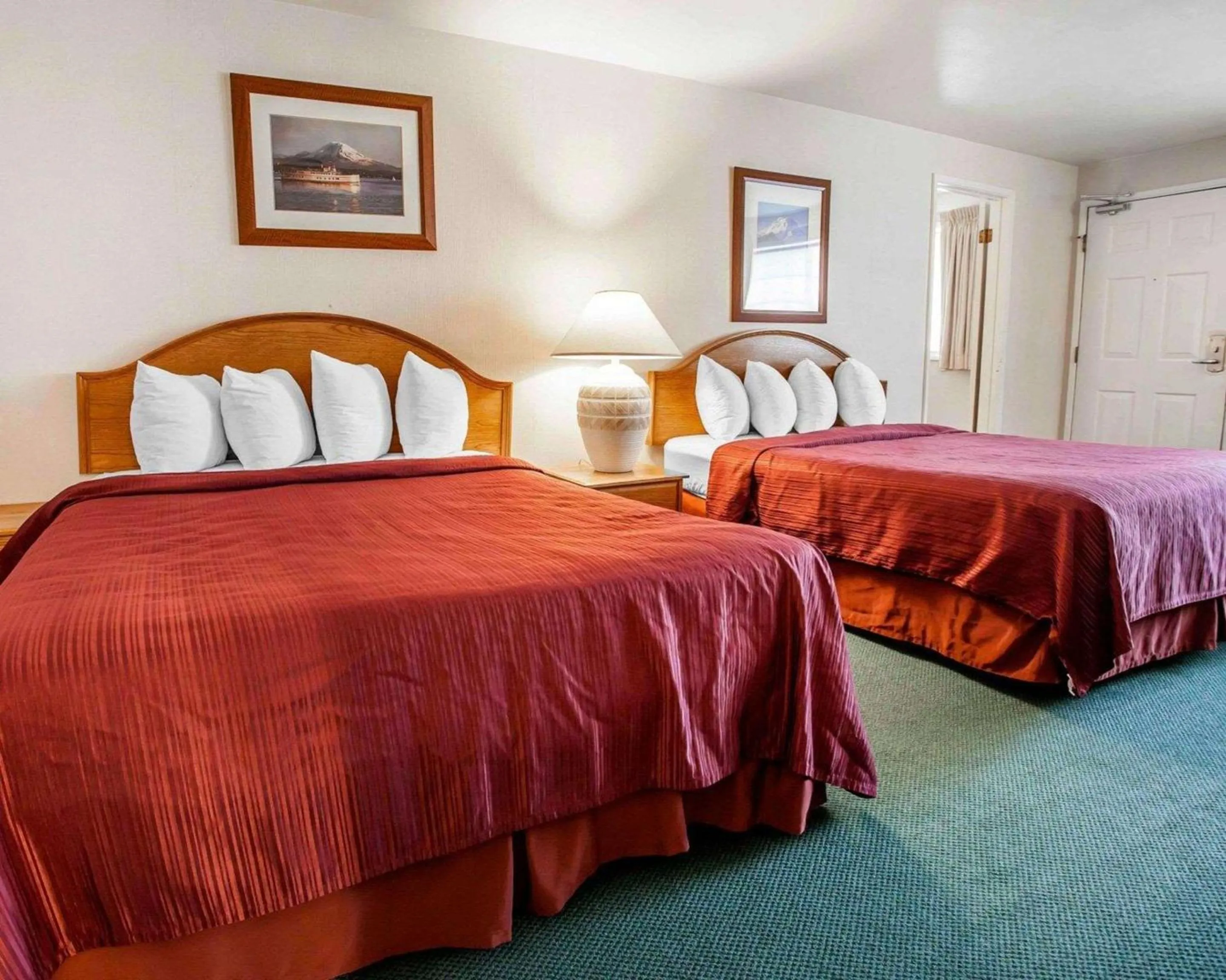 Quality Inn & Suites Bremerton near Naval Shipyard