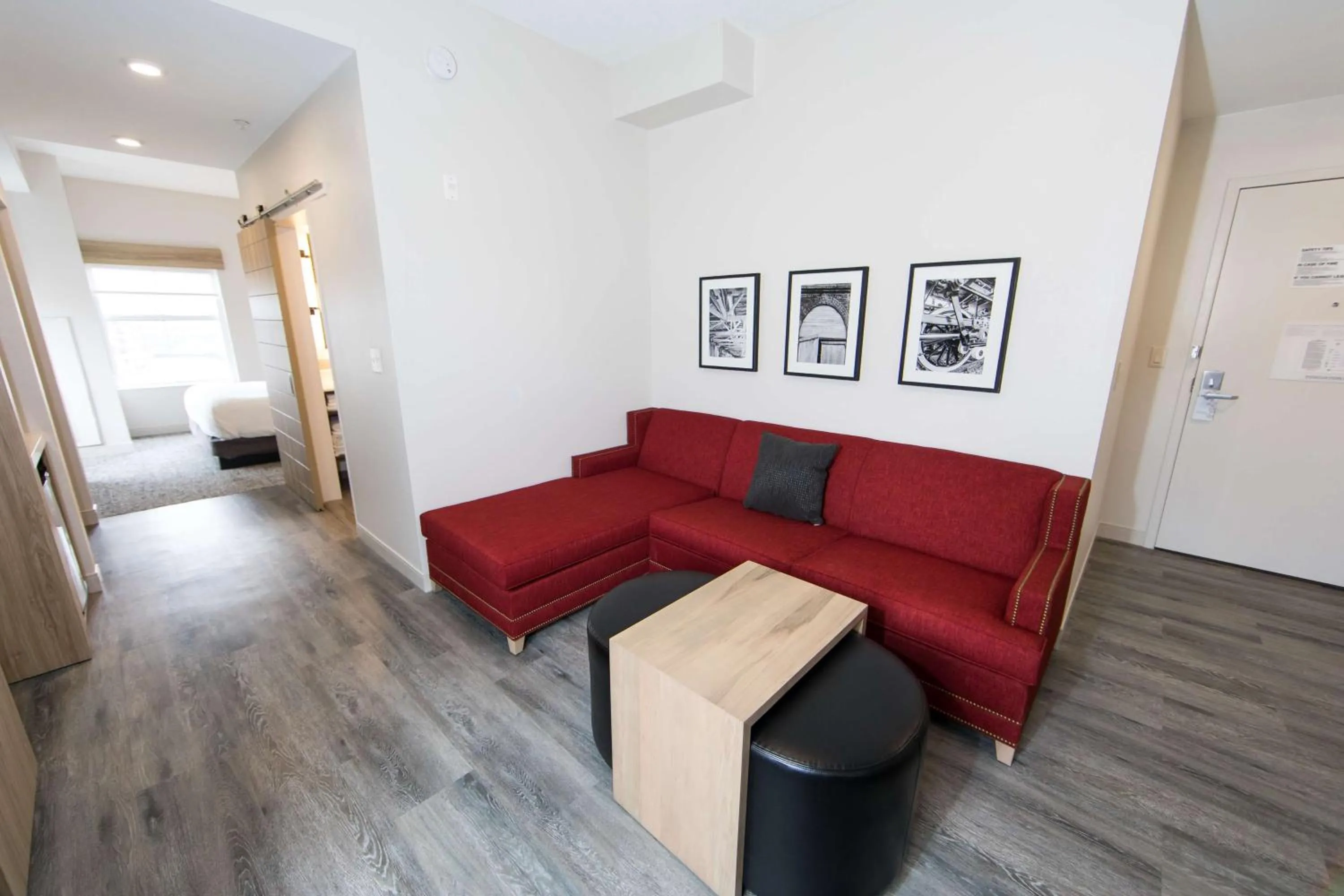 Living room in Hilton Garden Inn Savannah Historic District