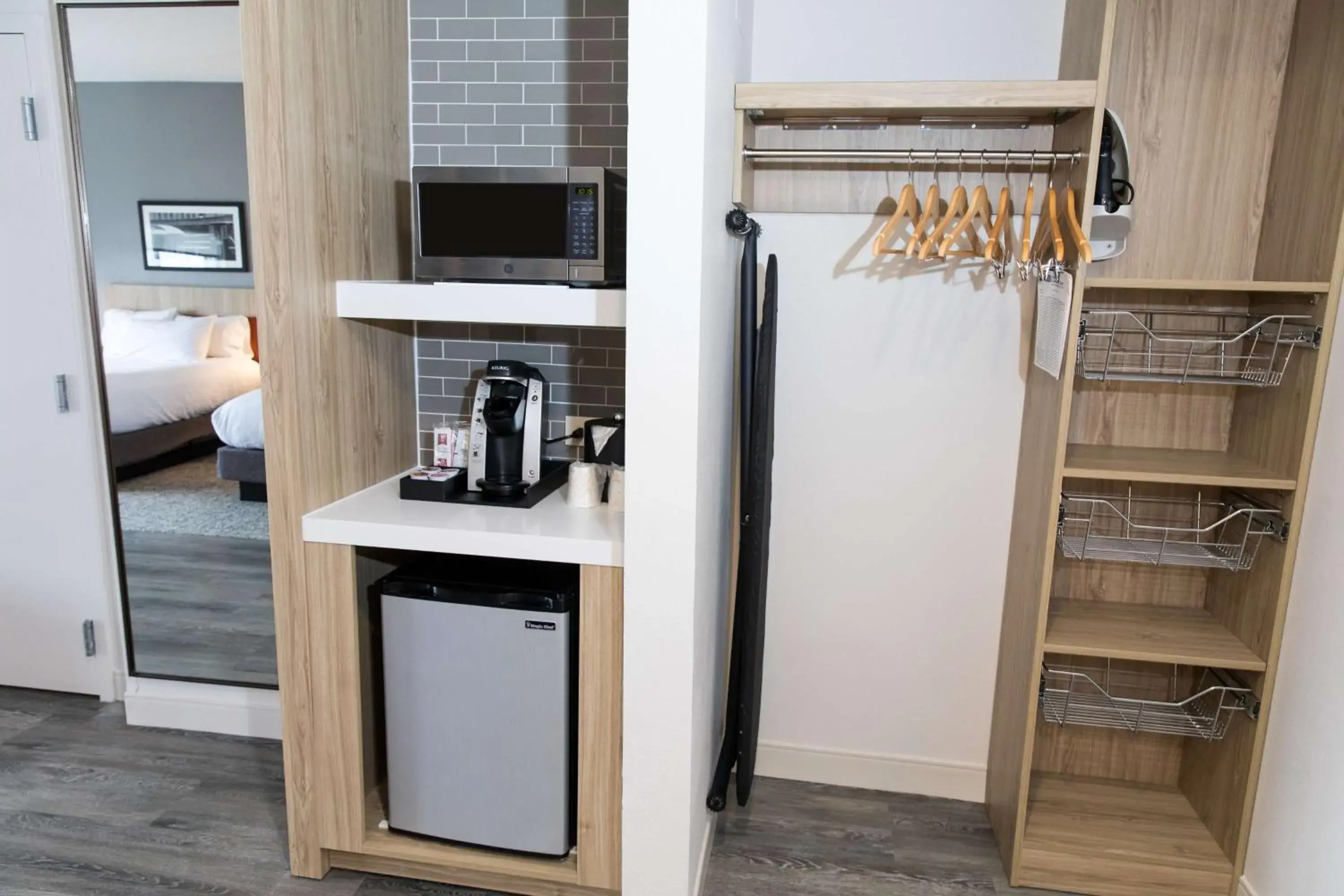 Junior King Room in Hilton Garden Inn Savannah Historic District Junior King Room in Hilton Garden Inn Savannah Historic District