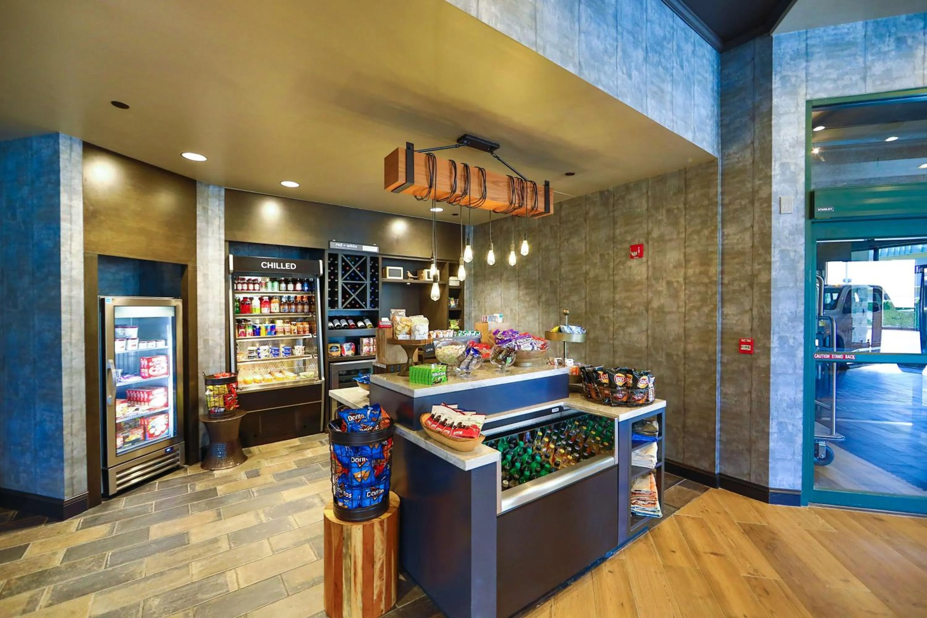 Restaurant/places to eat in Hilton Garden Inn Savannah Historic District