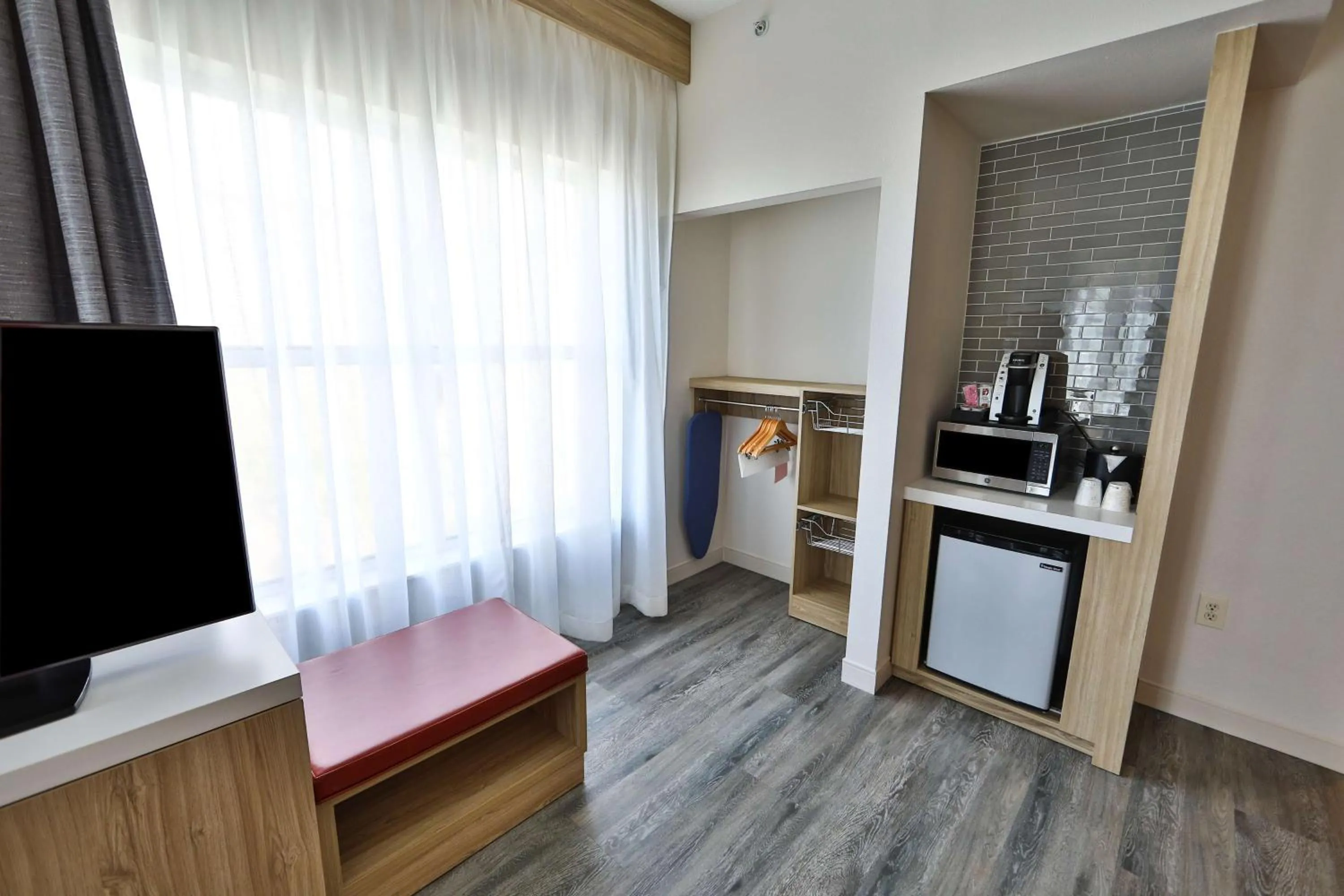 Bedroom in Hilton Garden Inn Savannah Historic District