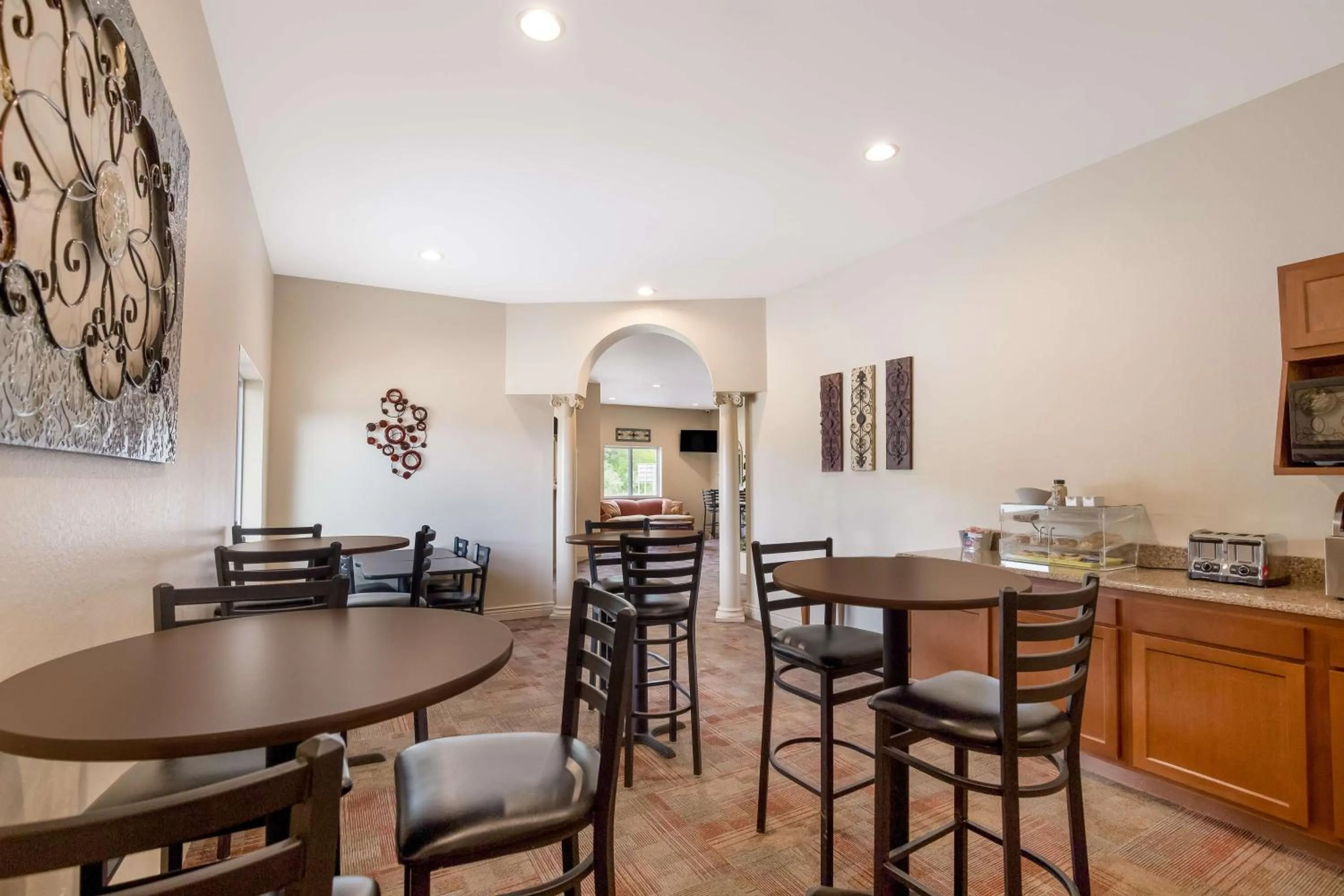 Breakfast in SureStay Hotel by Best Western Whittington Rend Lake