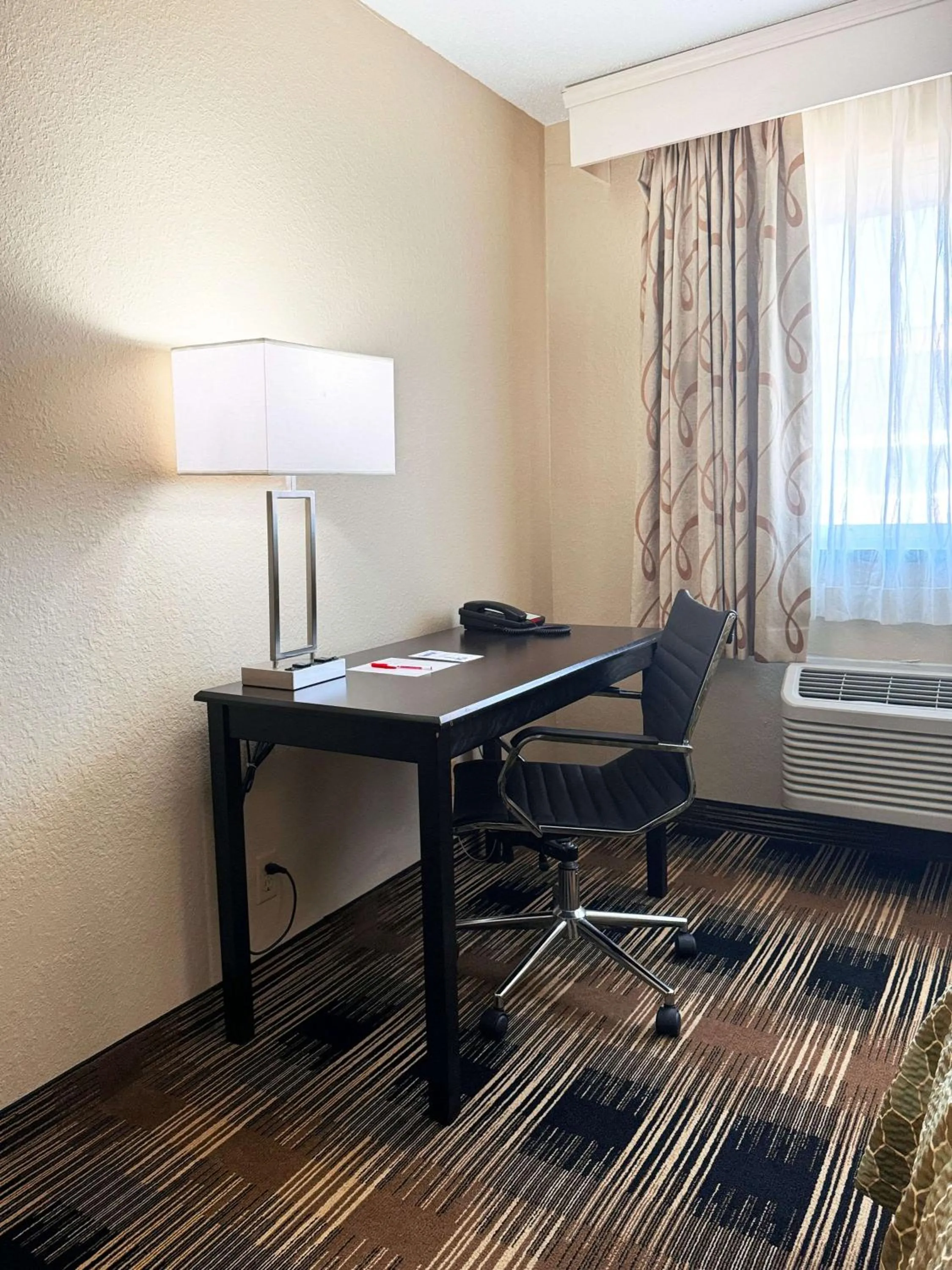 Bedroom in Econo Lodge Wausau - Rothschild