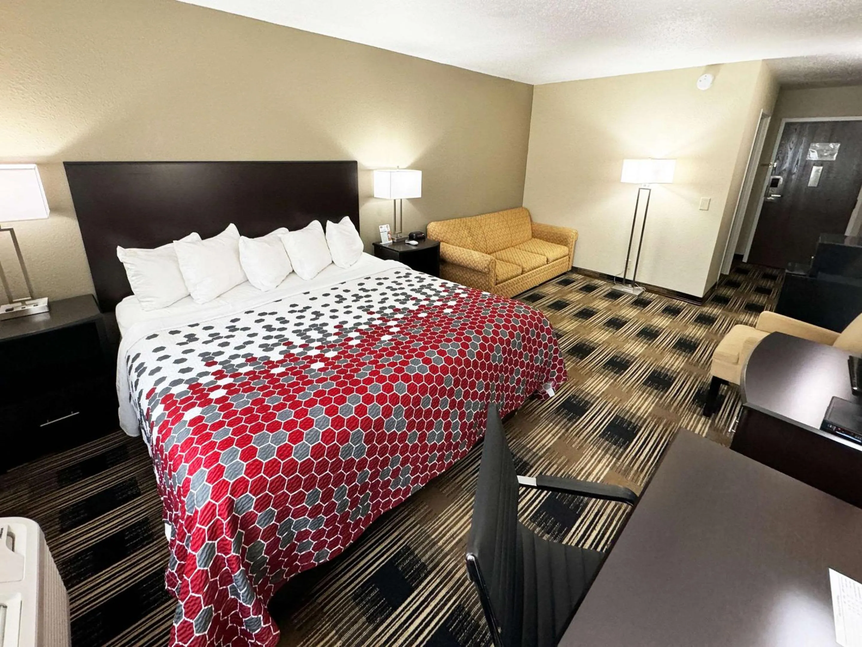 Bedroom, Bed in Econo Lodge Wausau - Rothschild