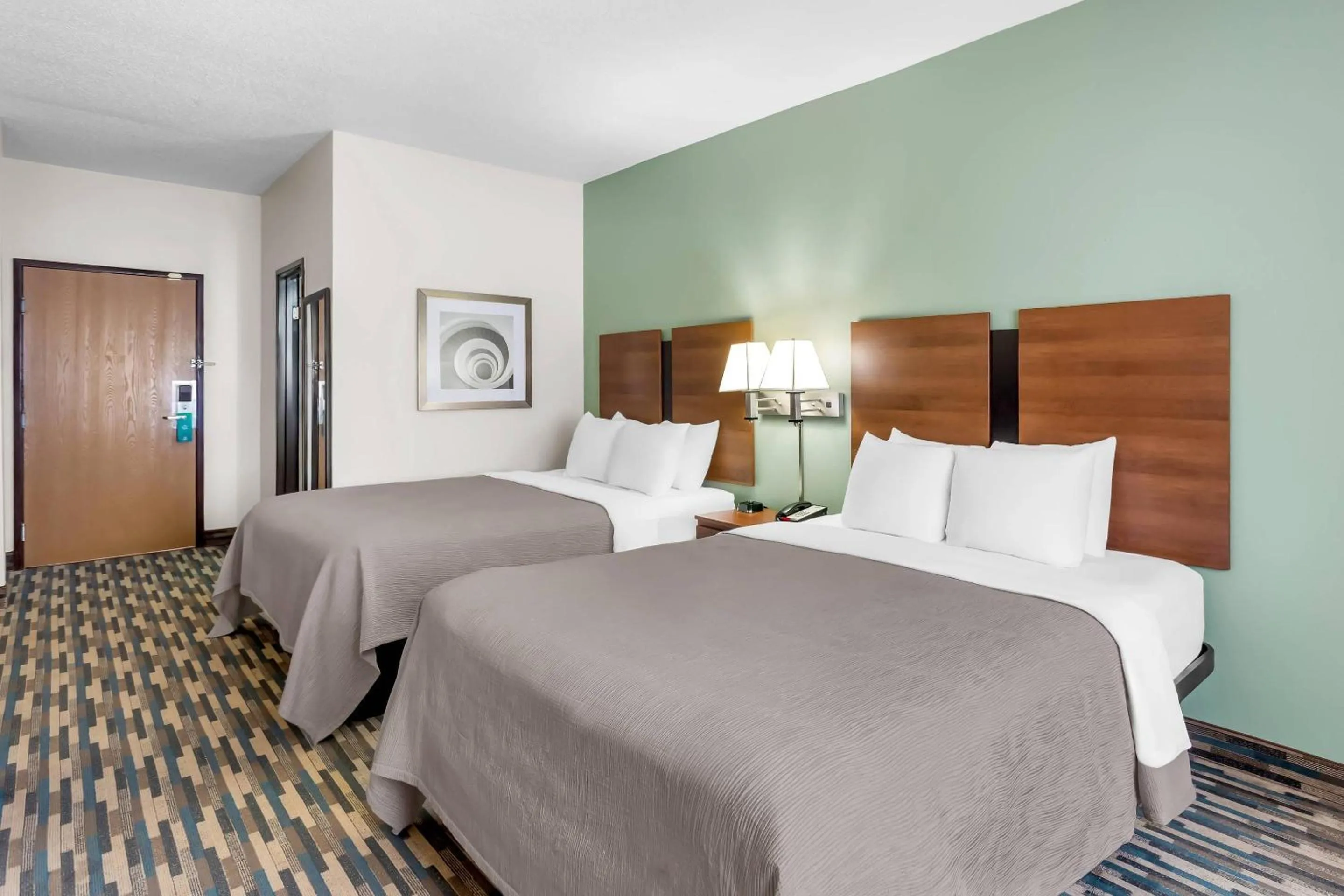 Bedroom, Bed in Quality Inn Beloit