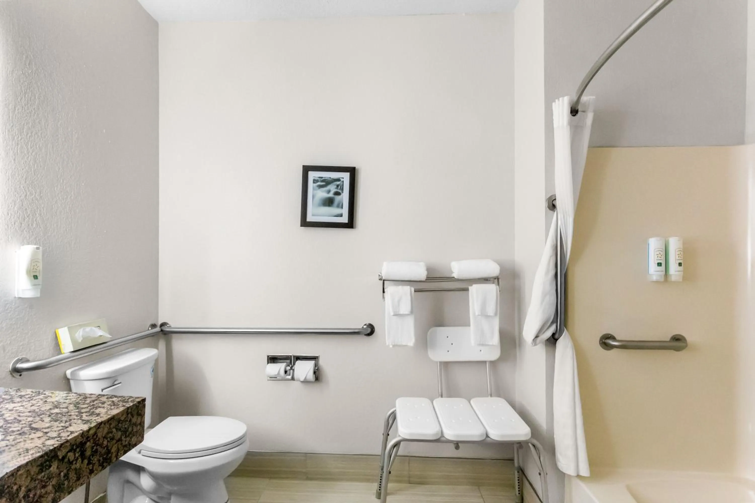 Shower in Quality Inn Beloit