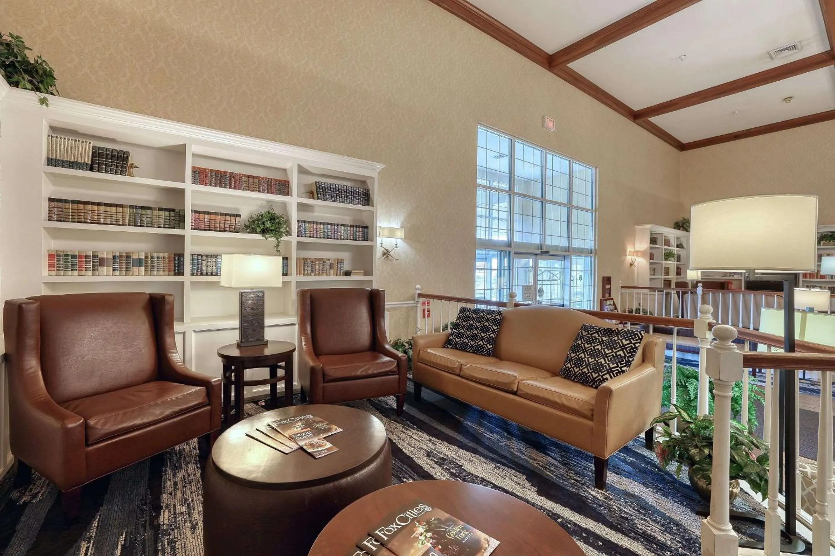 Lobby or reception in Comfort Suites Appleton Airport