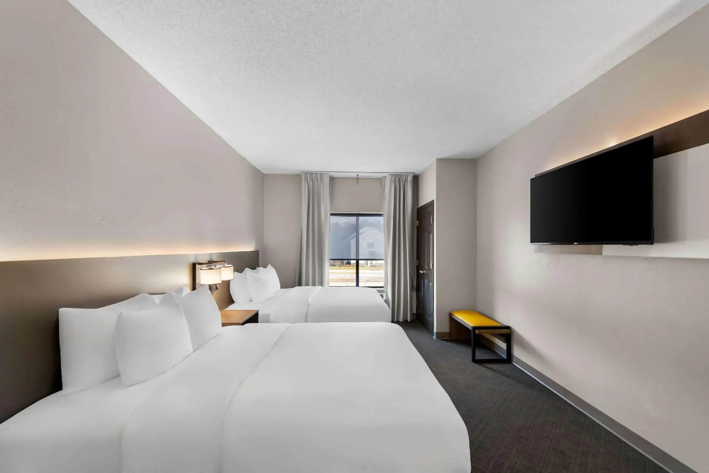 Bedroom, Bed in Comfort Suites Stevens Point Bedroom, Bed in Comfort Suites Stevens Point