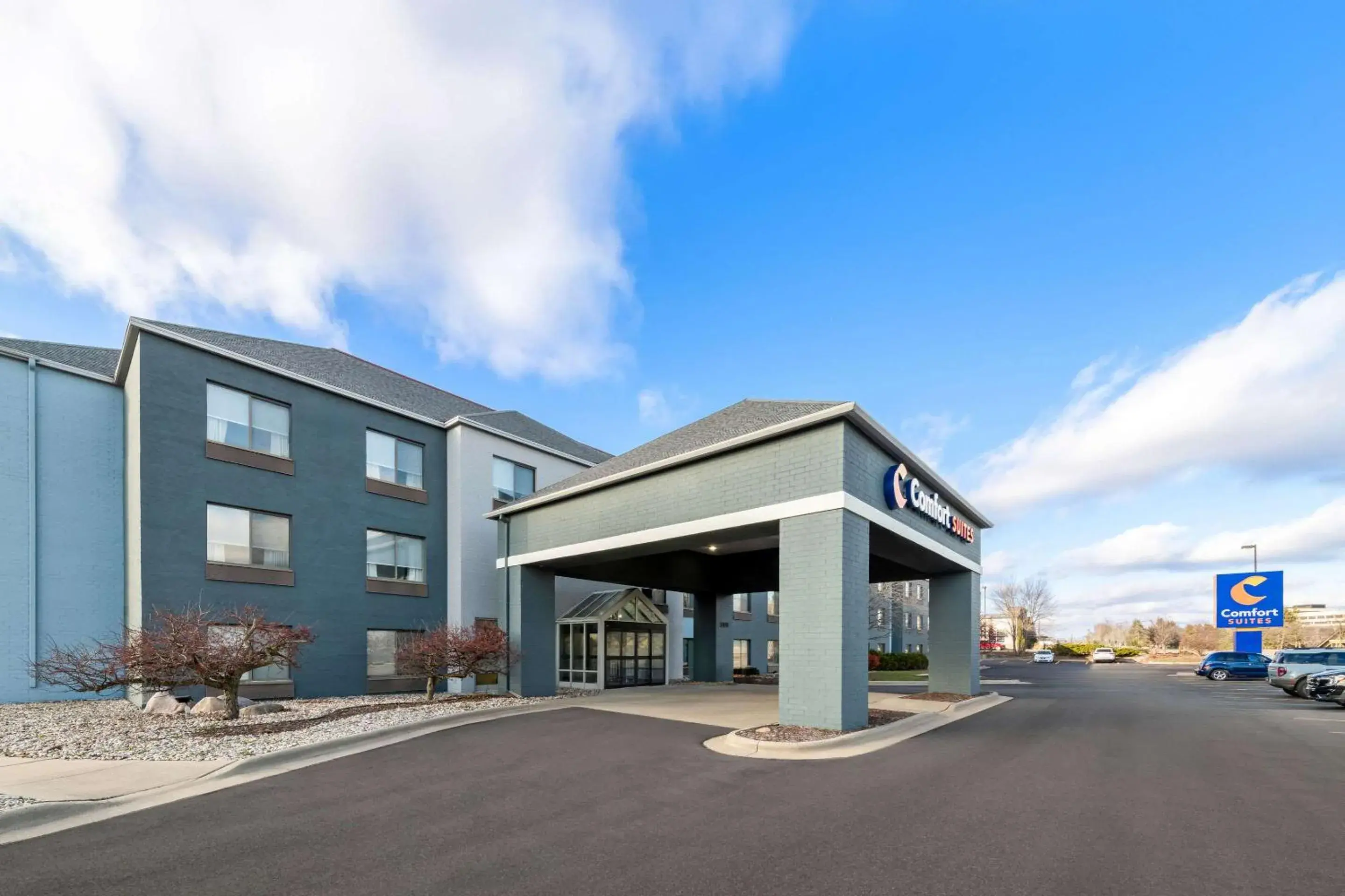 Property building in Comfort Suites Stevens Point Property building in Comfort Suites Stevens Point