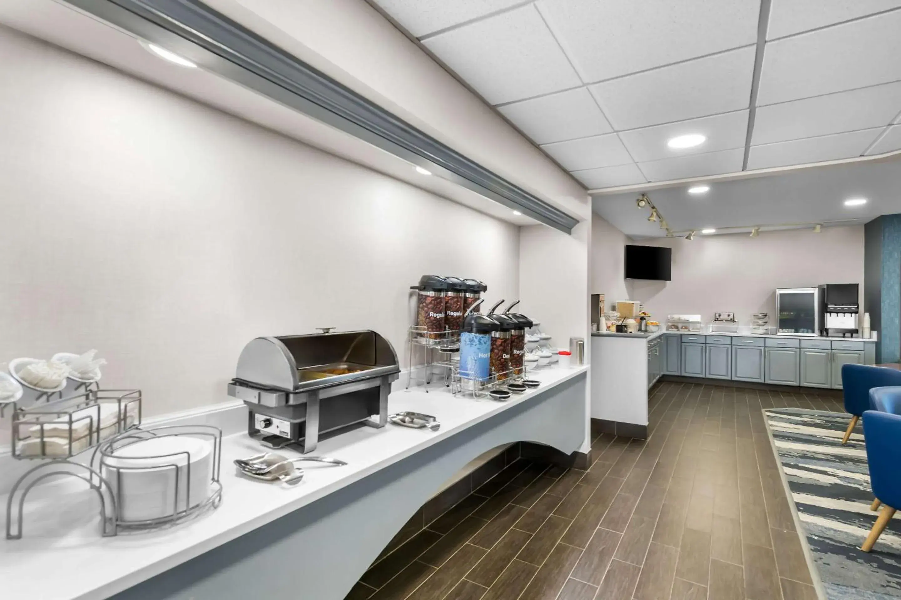 Breakfast in Comfort Suites Stevens Point Breakfast in Comfort Suites Stevens Point