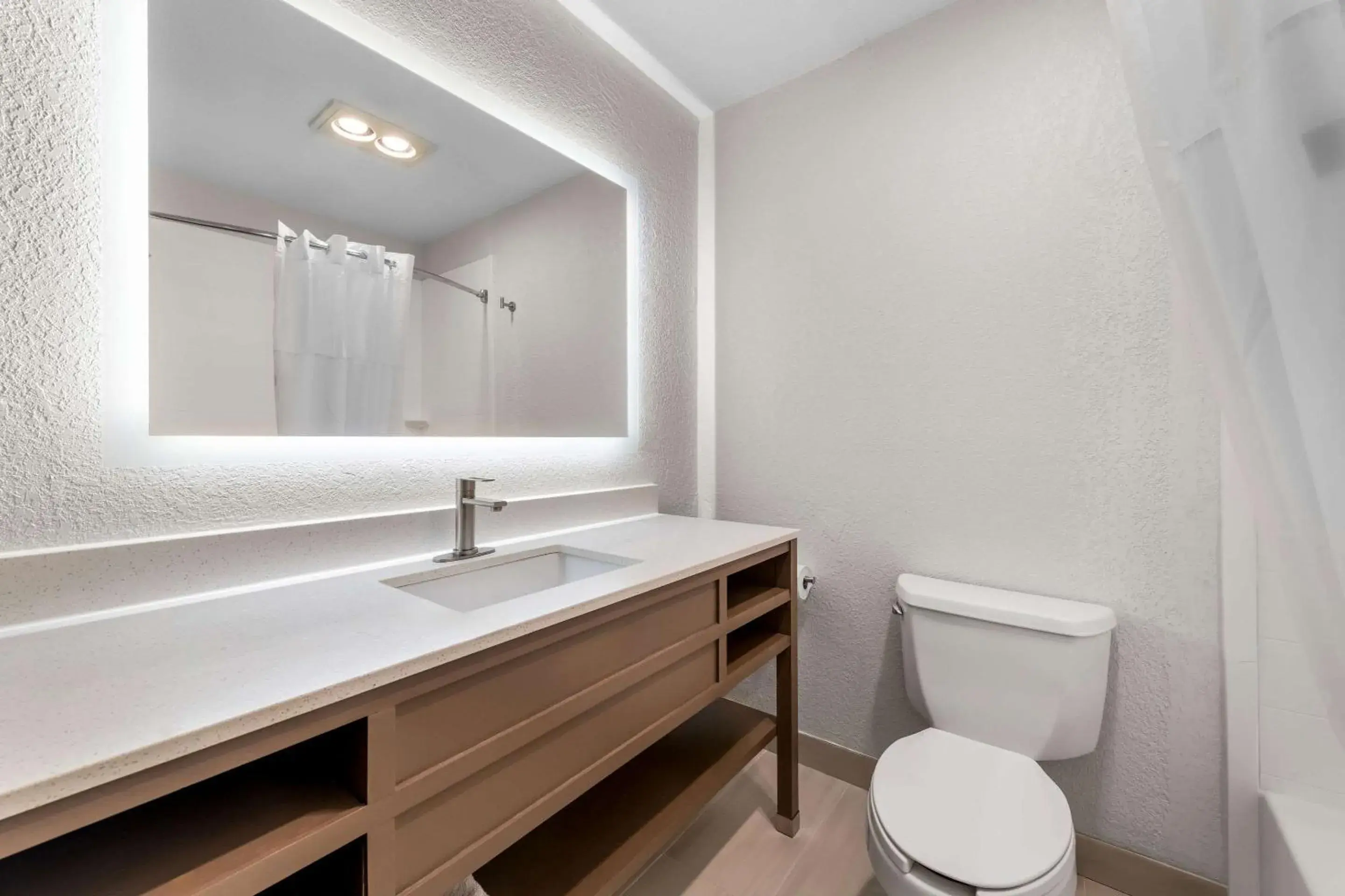 Bedroom in Comfort Suites Stevens Point Bedroom in Comfort Suites Stevens Point