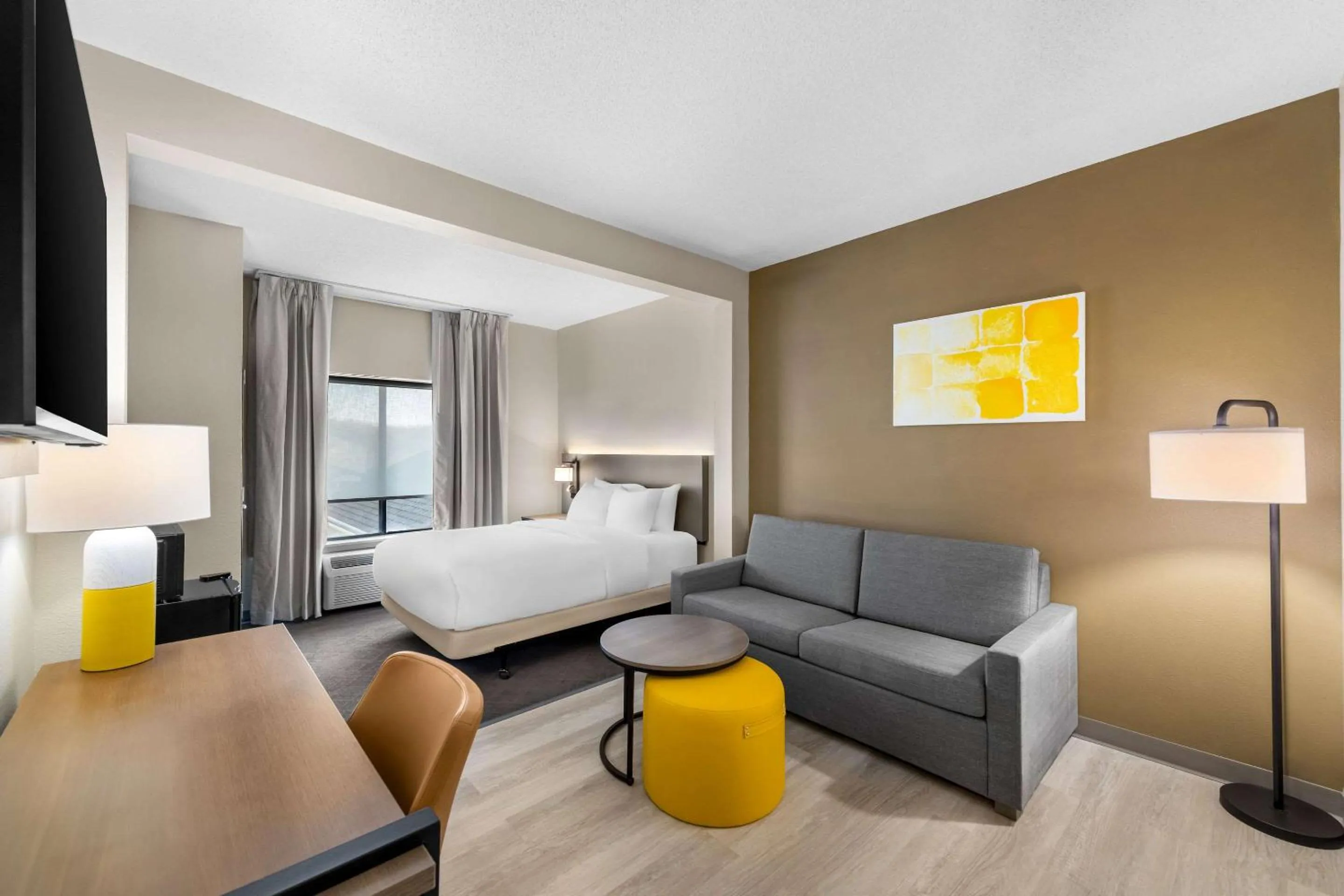 Bedroom, Bed in Comfort Suites Stevens Point