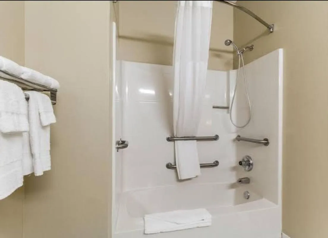 Quality Inn & Suites Eau Claire University Area