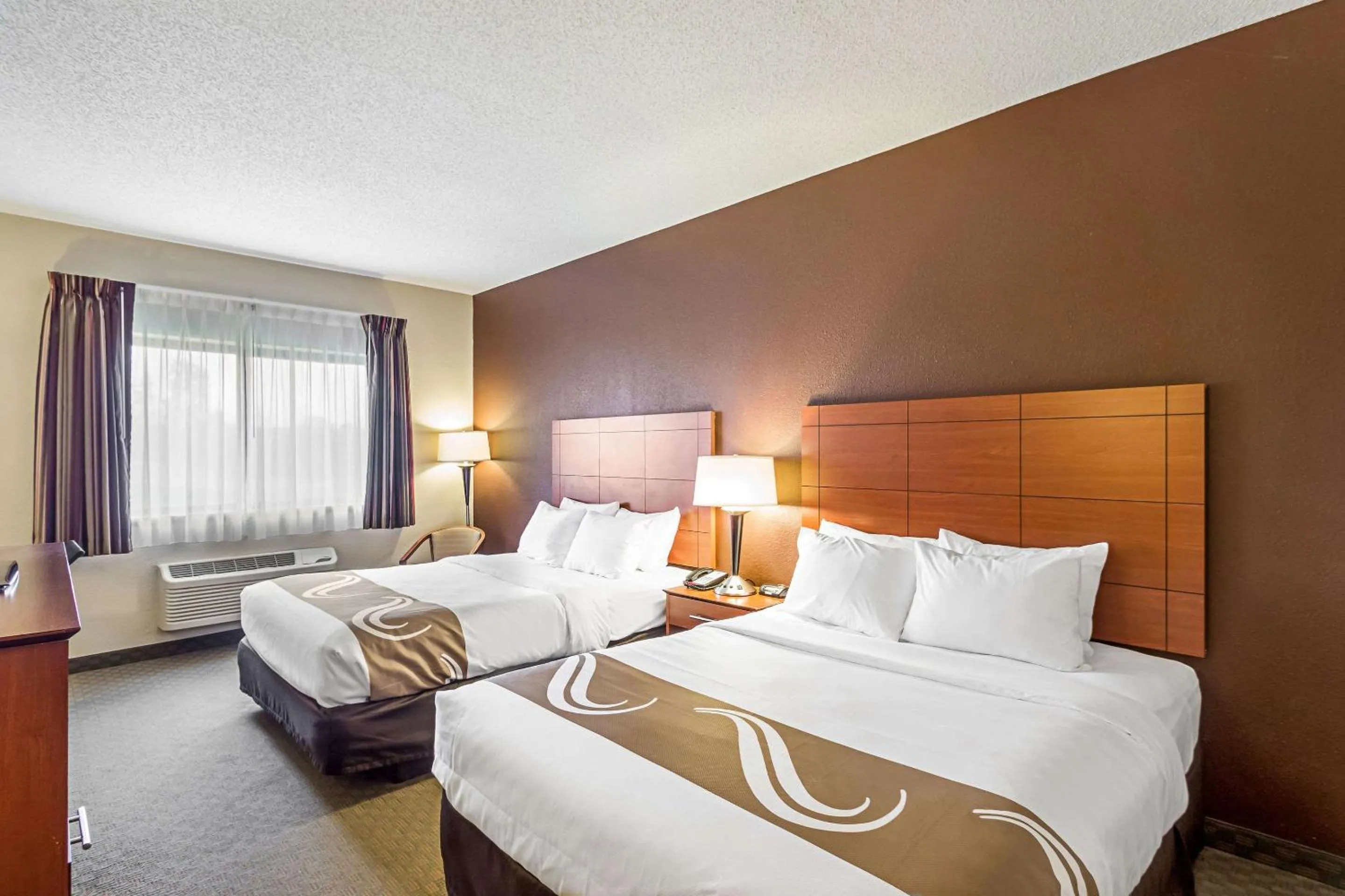 Photo of the whole room, Bed in Quality Inn Sheboygan North I-43