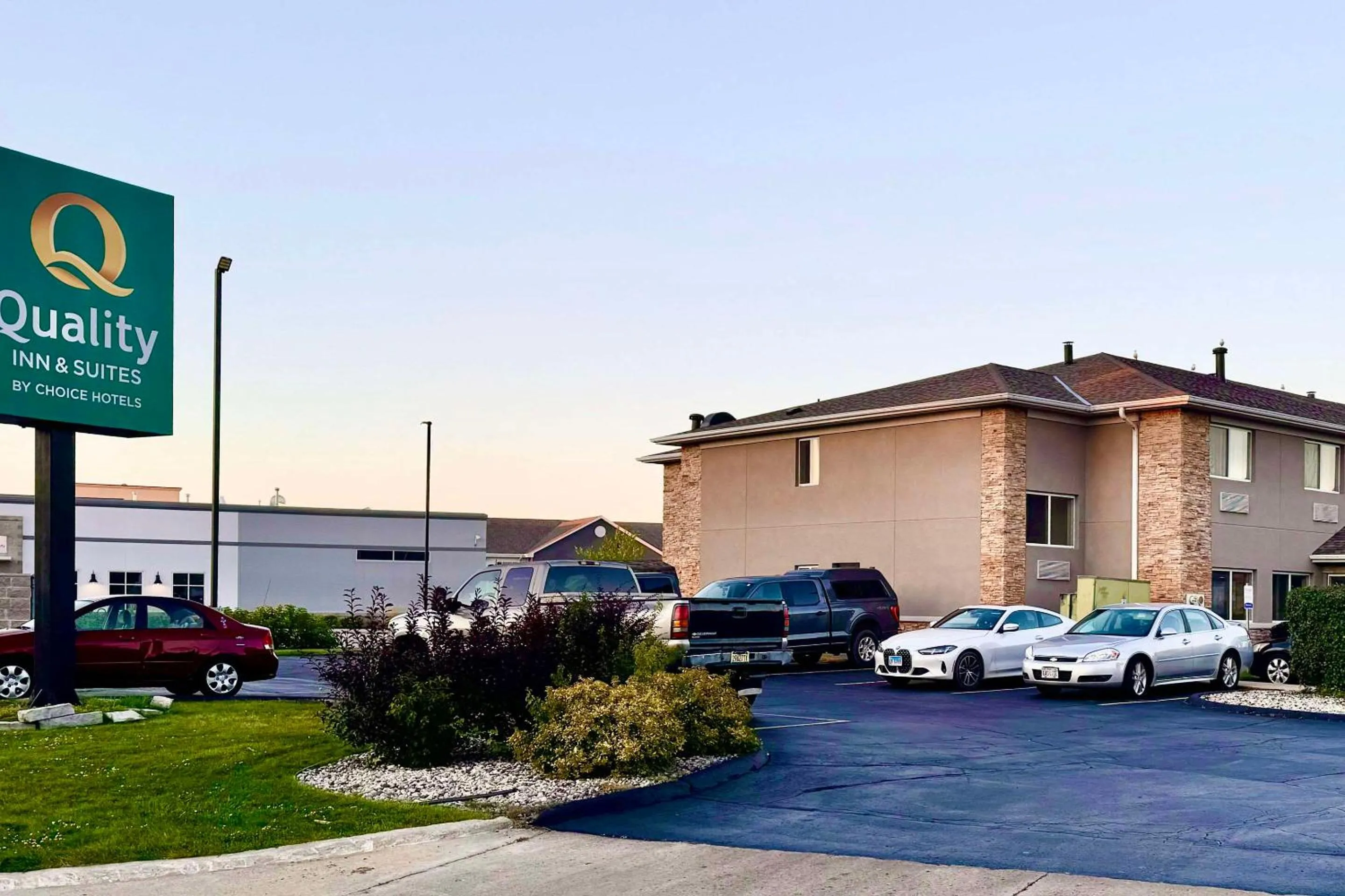 Property building in Quality Inn & Suites Green Bay - Ashwaubenon